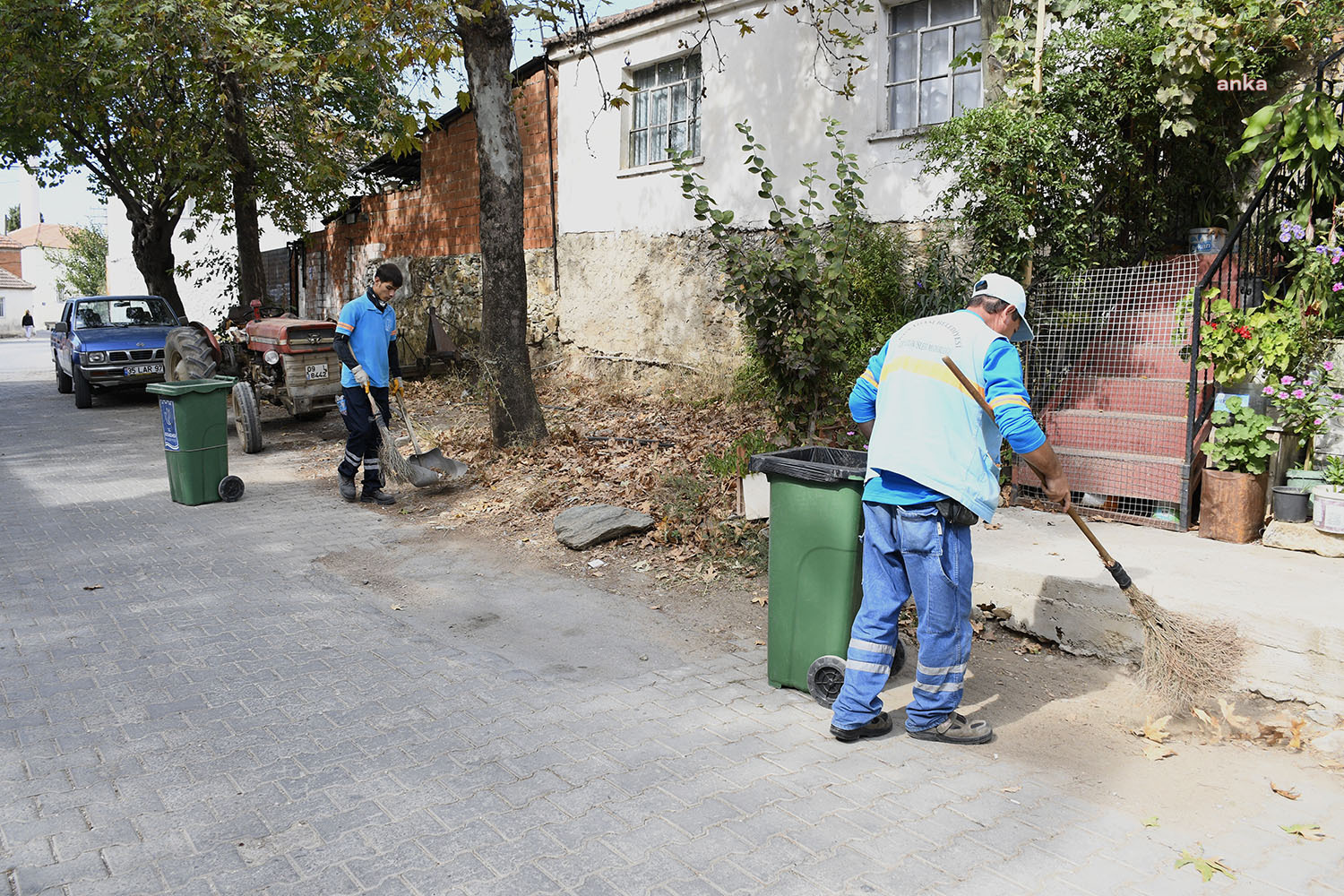 KUŞADASI BELEDİYESİ TARAFINDAN TÜM MAHALLELER TEMİZLENDİ