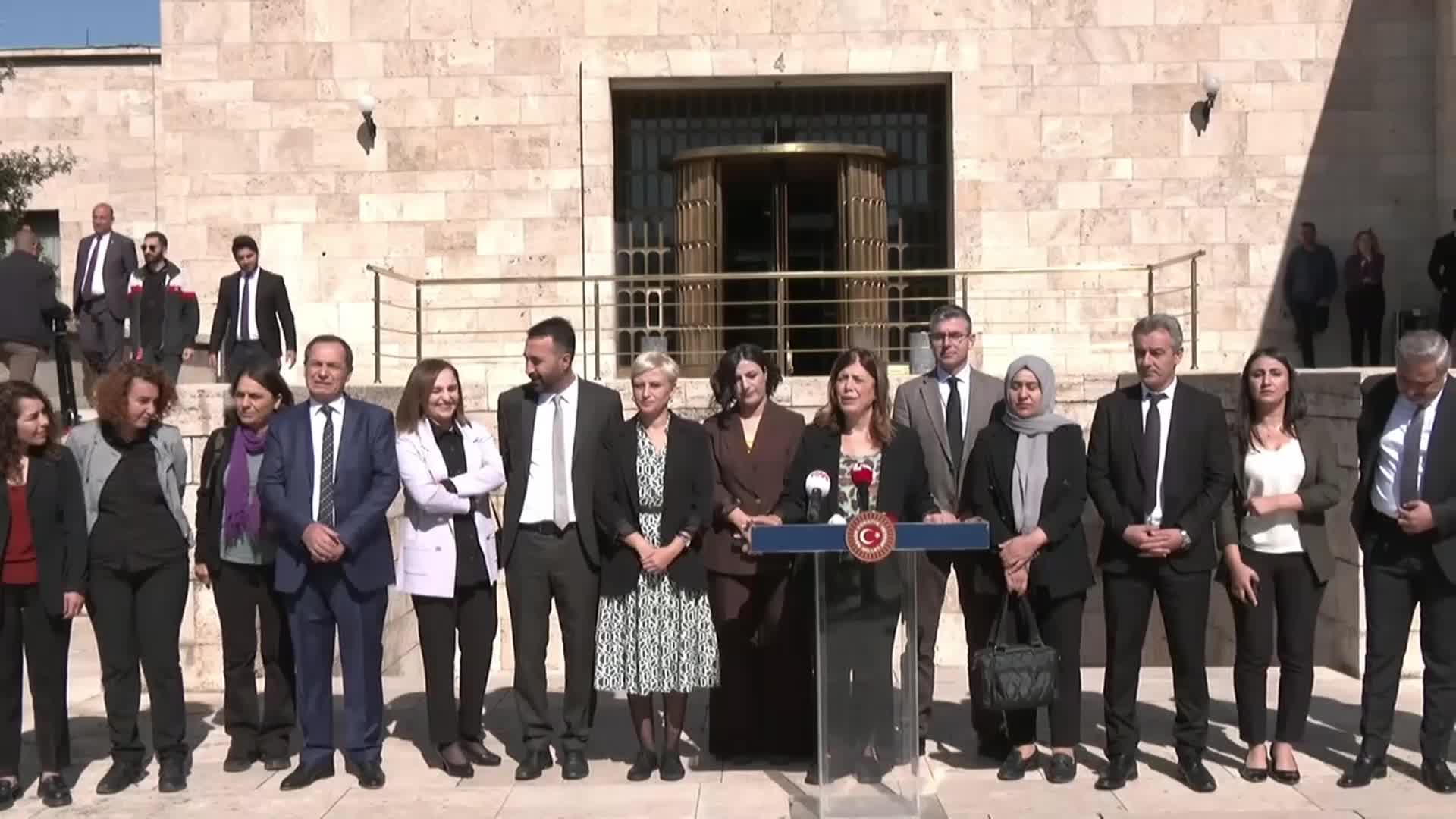 MERAL DANIŞ BEŞTAŞ: “BİR DIŞİŞLERİ BAKANININ GÖREVİ BAŞKA BİR ÜLKEYE SALDIRI EMRİ VERMEK MİDİR? HAYIR, DEĞİLDİR. BÖYLE BİR SİYASET YOKTUR NE TÜRKİYE'DE NE DÜNYADA”