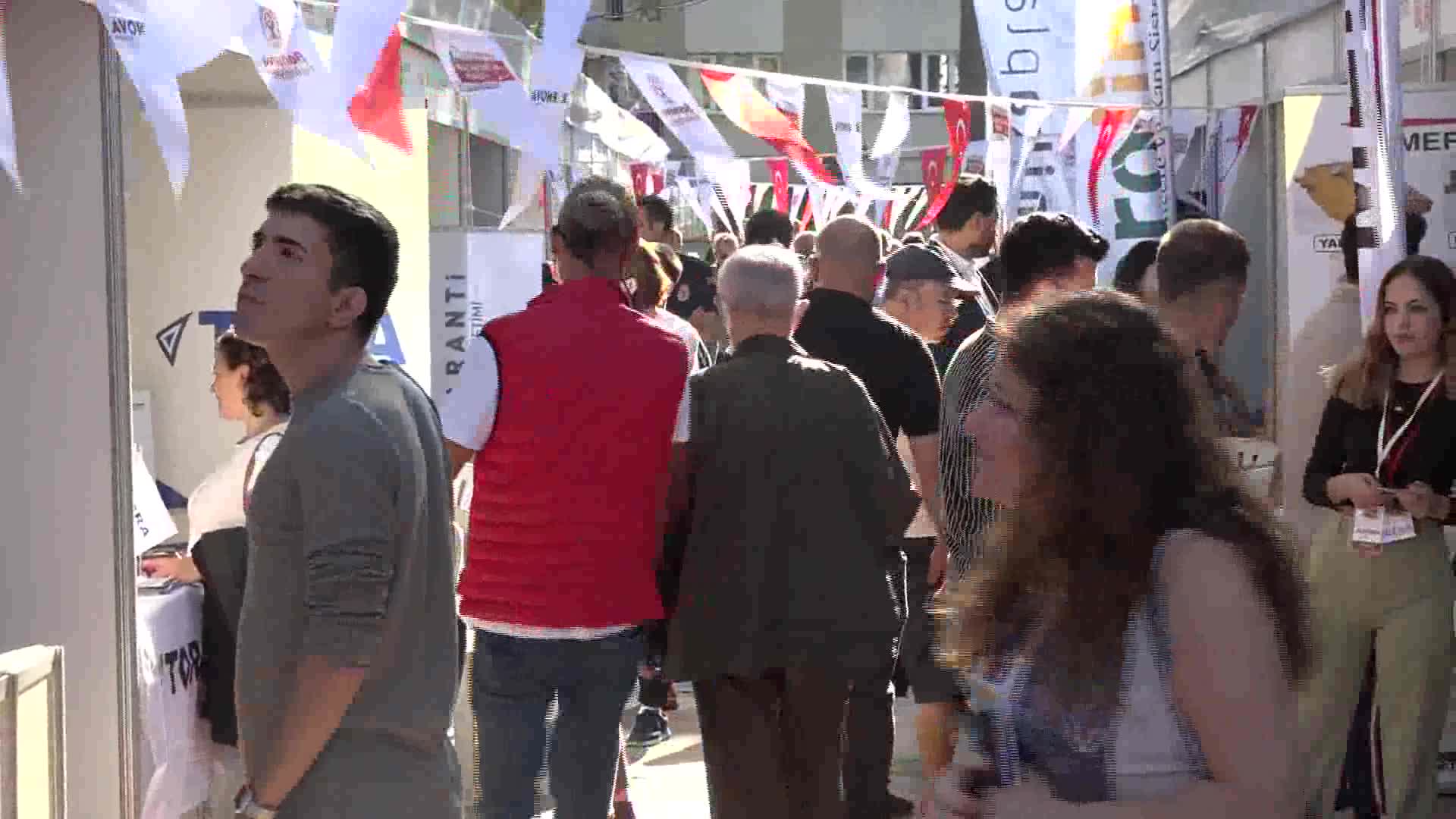 BORNOVA BELEDİYESİ İSTİHDAM FUARI AÇILDI