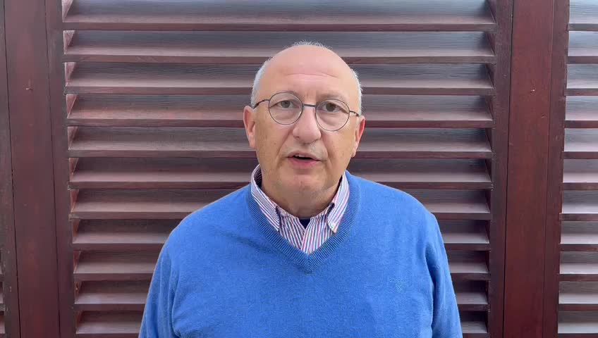 ÇAKIRÖZER'DEN FESTİVAL YASAĞINA TEPKİ: “ESKİŞEHİR'İN KÜLTÜR SANAT ŞEHRİ, GENÇLERİN ŞEHRİ, YAŞANABİLİR ŞEHİR OLMA ÖZELLİKLERİNİ BİR ANDA ORTADAN KALDIRAN BİR YASAKLA KARŞI KARŞIYAYIZ”