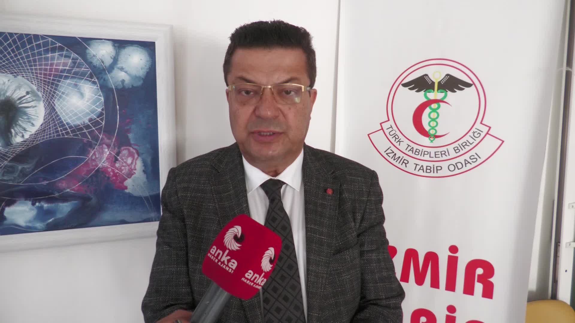 İZMİR TABİP ODASI BAŞKANI SÜLEYMAN KAYNAK: “İZMİR’DE 90 CİVARINDA ÖĞRETİM ÜYESİNİN AYRILMAK İSTEYİŞİ, AYRILMA ÇABASI İÇERİSİNDE OLMASI ÇOK ACIDIR”