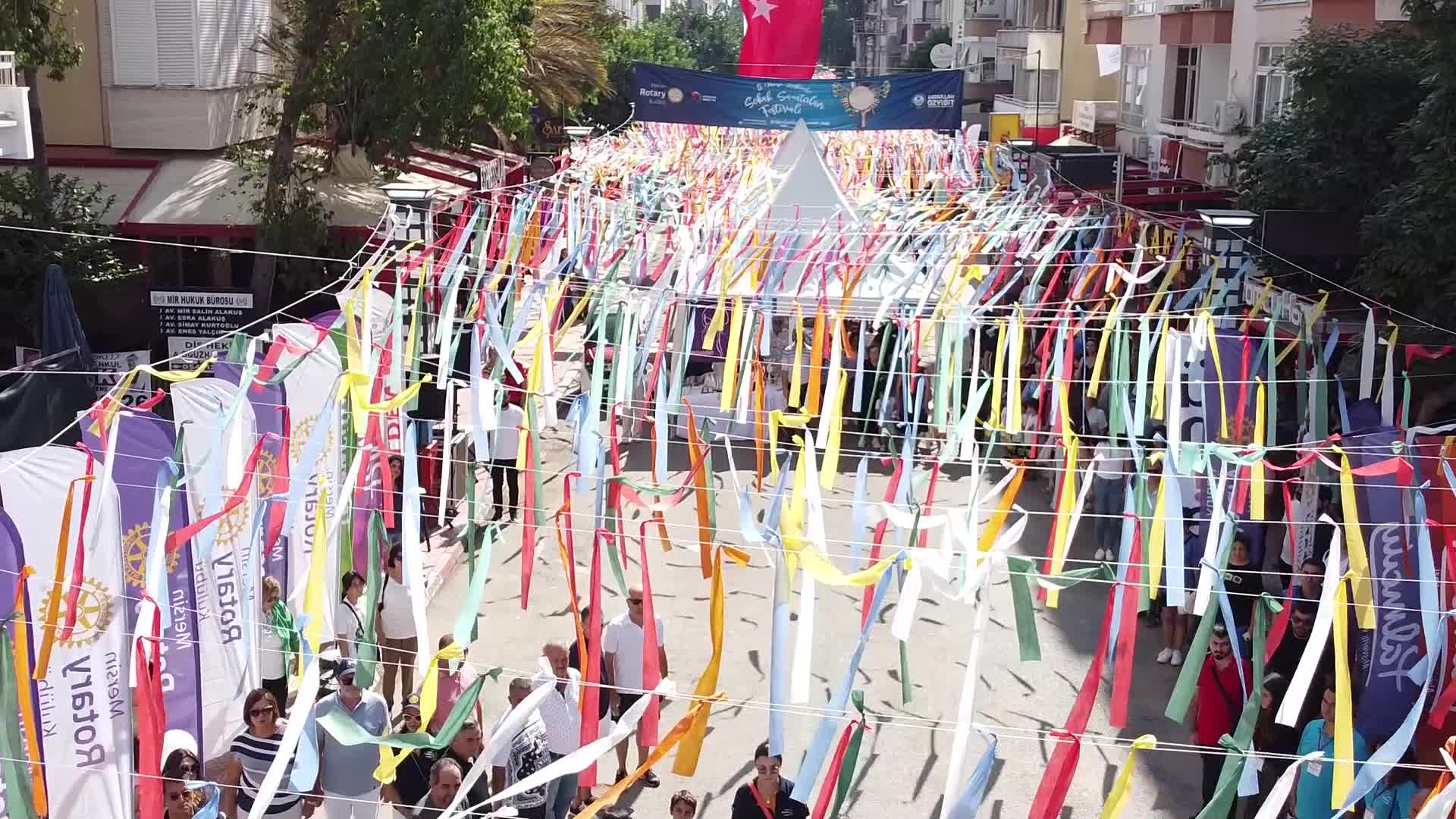 MERSİNLİLER 5'İNCİ KUSHİMOTO SOKAĞI SOKAK SANATÇILARI FESTİVALİ’NE YOĞUN İLGİ GÖSTERDİ