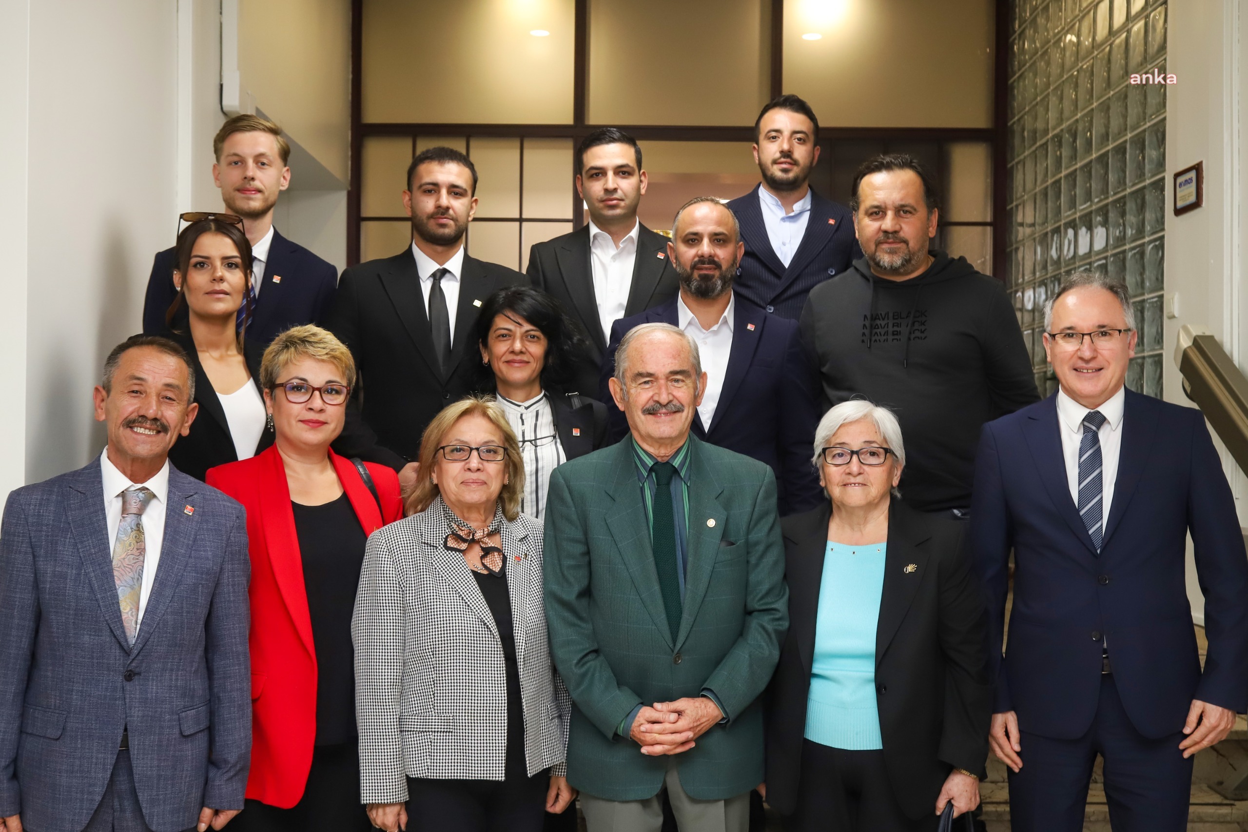 CHP TEPEBAŞI İLÇE YÖNETİMİNDEN YILMAZ BÜYÜKERŞEN’E NEZAKET ZİYARETİ
