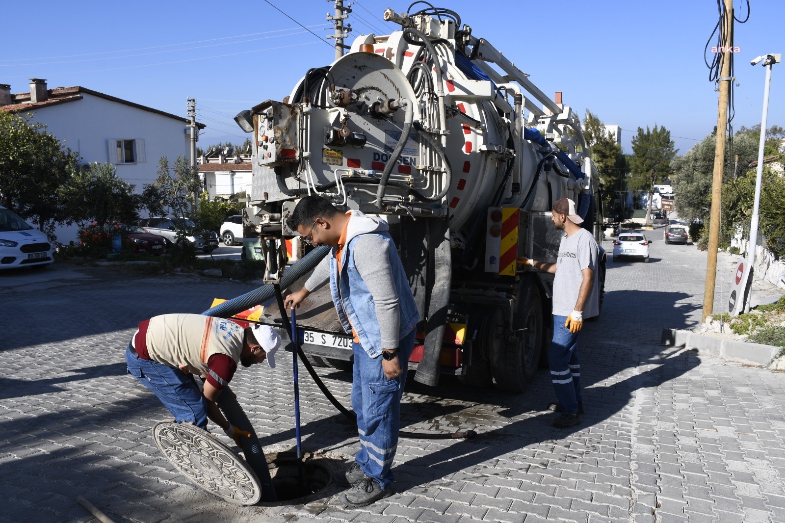 KUŞADASI BELEDİYESİ KIŞ HAZIRLIKLARINA DEVAM EDİYOR