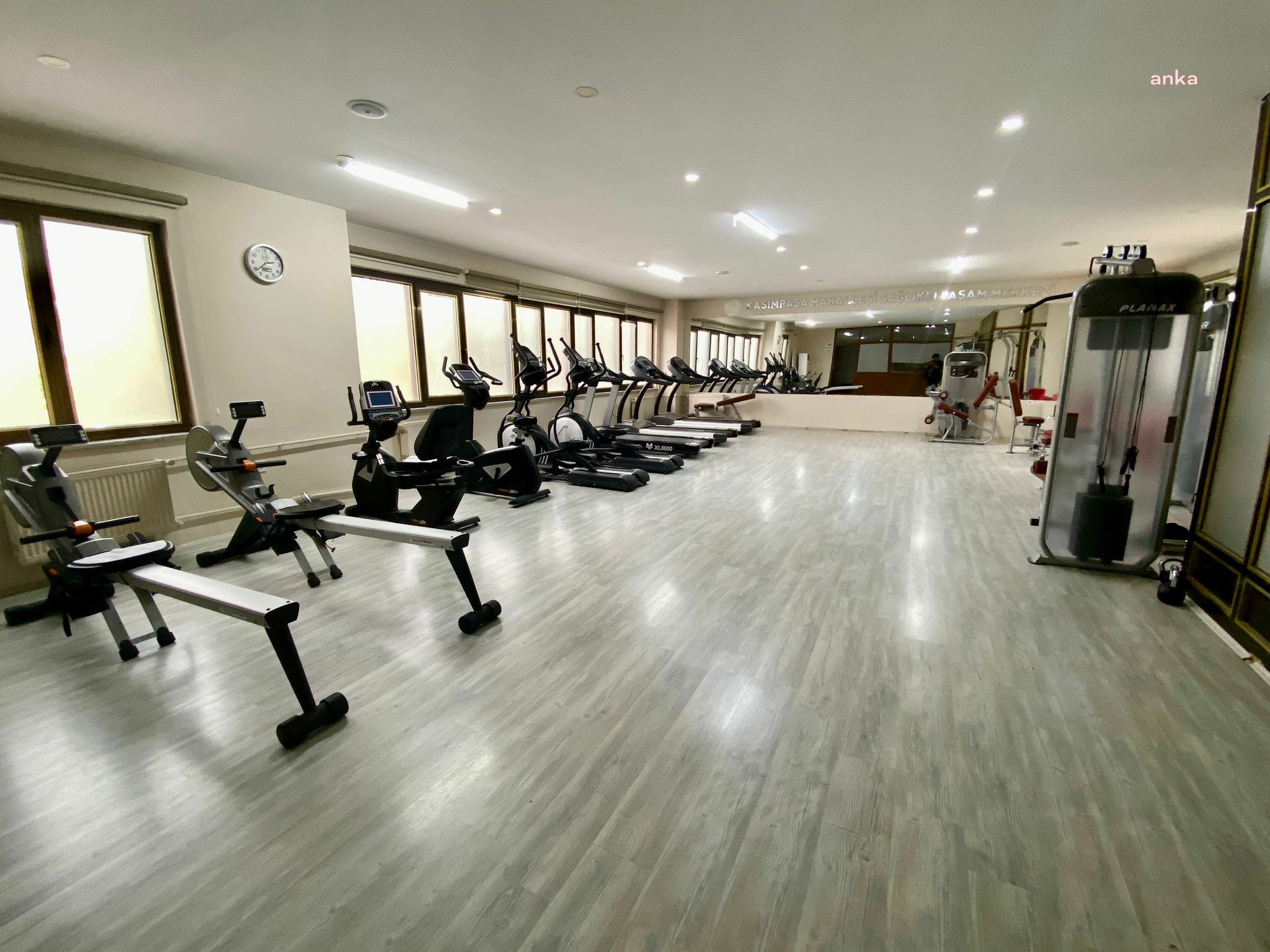BOZÜYÜK BELEDİYESİ SPOR SALONLARINA BAŞVURULAR DEVAM EDİYOR
