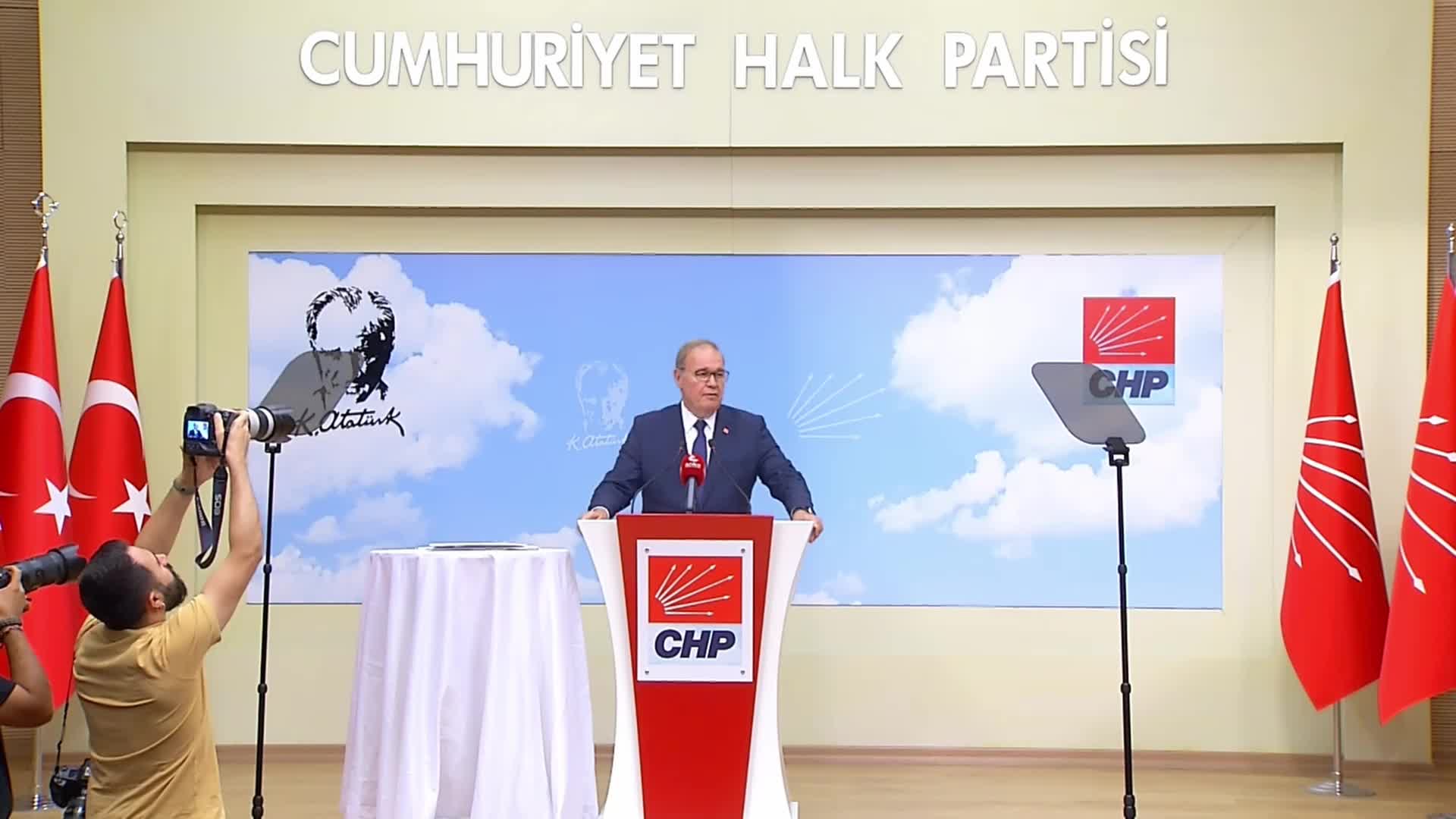 ÖZTRAK: “ABD’NİN ORADA NE İŞİ VAR’ DERKEN BAŞKA ÜLKELERİN ASKERLERİNİN POSTALLARININ VATAN TOPRAKLARINI ÇİĞNEMESİNE İZİN VEREN BİR TEZKEREYİ MECLİS’E GÖNDERİRSENİZ BUNA ‘BU NE PERHİZ, BU NE LAHANA TURŞUSU’ DENİR”