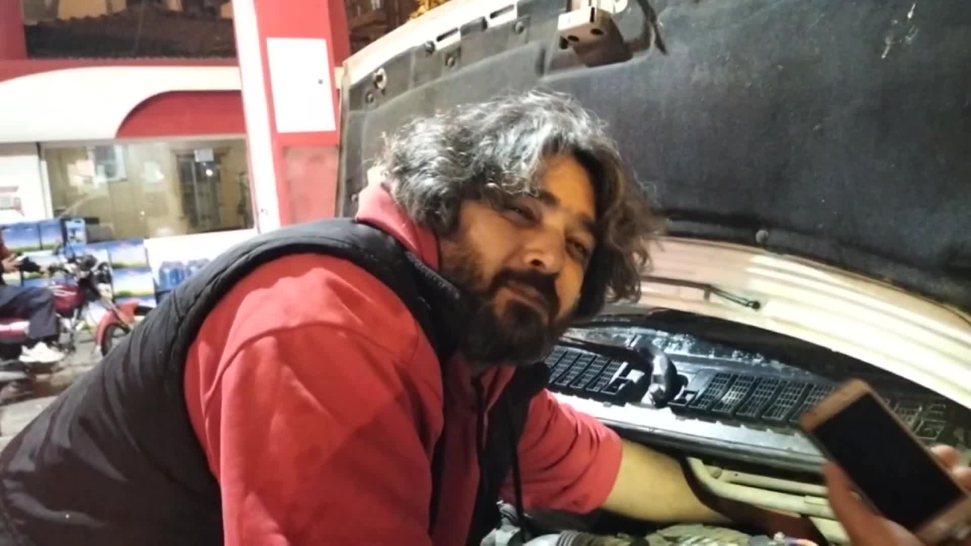 IĞDIR'DA MOTORİNE GELEN ZAM ÖNCESİ BENZİN İSTASYONLARINDA KUYRUK OLUŞTU
