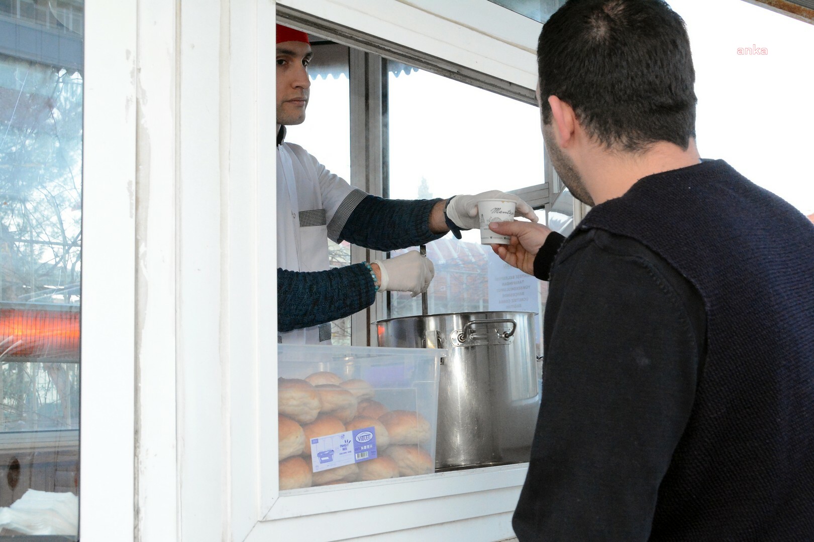 MENTEŞE BELEDİYESİ’NDEN ÖĞRENCİLERE SICAK ÇORBA İKRAMI