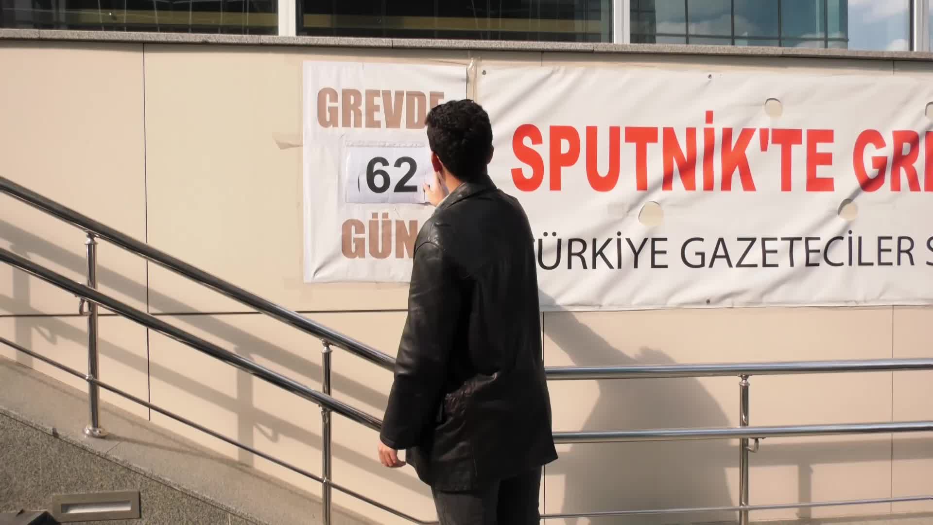 GAZETECİLER CEMİYETİ'NDEN SPUTNİK’TE GREV YAPAN GAZETECİLERE DESTEK ZİYARETİ: “GREV KIRICILIĞI HAREKETLERİ VAR... BU ARKADAŞLARIMIZ İÇİN UTANÇ MADALYASIDIR”