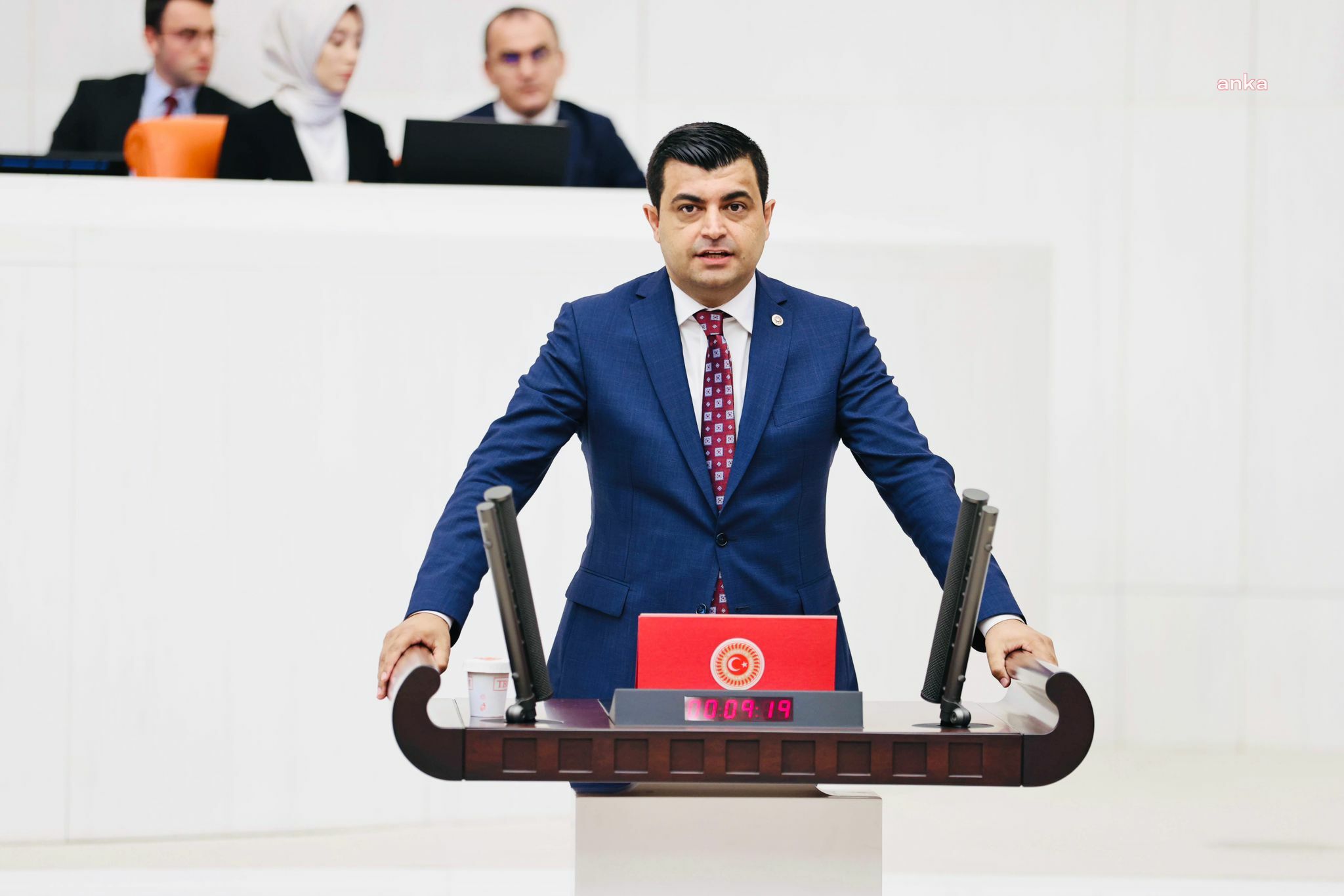 DENİZ DEMİR, BAKAN TEKİN’İN PSİKOLOJİK DANIŞMANLIK VE REHBERLİK ÖĞRETMENLERİNİN ATANMASIYLA İLGİLİ YANITINI ELEŞTİRDİ: “GÖRÜNEN O Kİ SÖZ VERİLEN NORM DÜZENLEMESİ VE ATAMA RAFA KALKMIŞ”