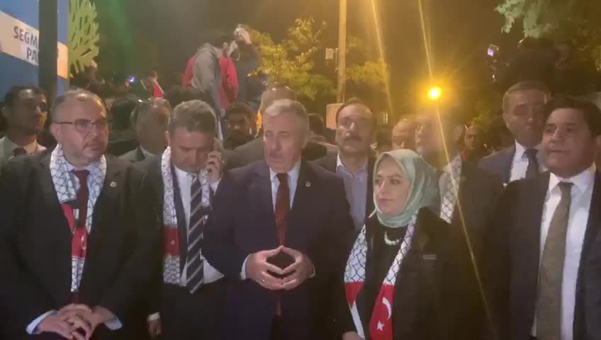 SAADET PARTİSİ – GELECEK PARTİSİ TBMM GRUBU MİLLETVEKİLLERİ, İSRAİL BÜYÜKELÇİLİĞİ KONUTU ÖNÜNDE: “HİTLER’E RAHMET OKUTTURACAK İŞLER YAPIYORSUNUZ”