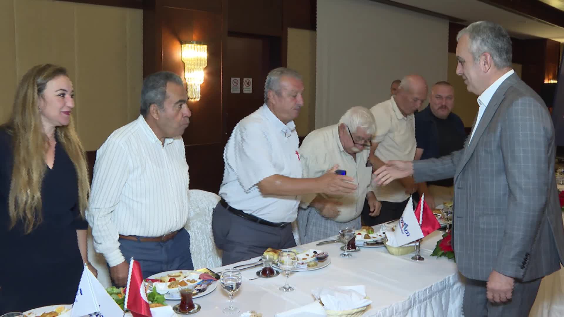 KONYAALTI BELEDİYE BAŞKANI ESEN: “MUHTARLIK SİYASET ÜSTÜDÜR”