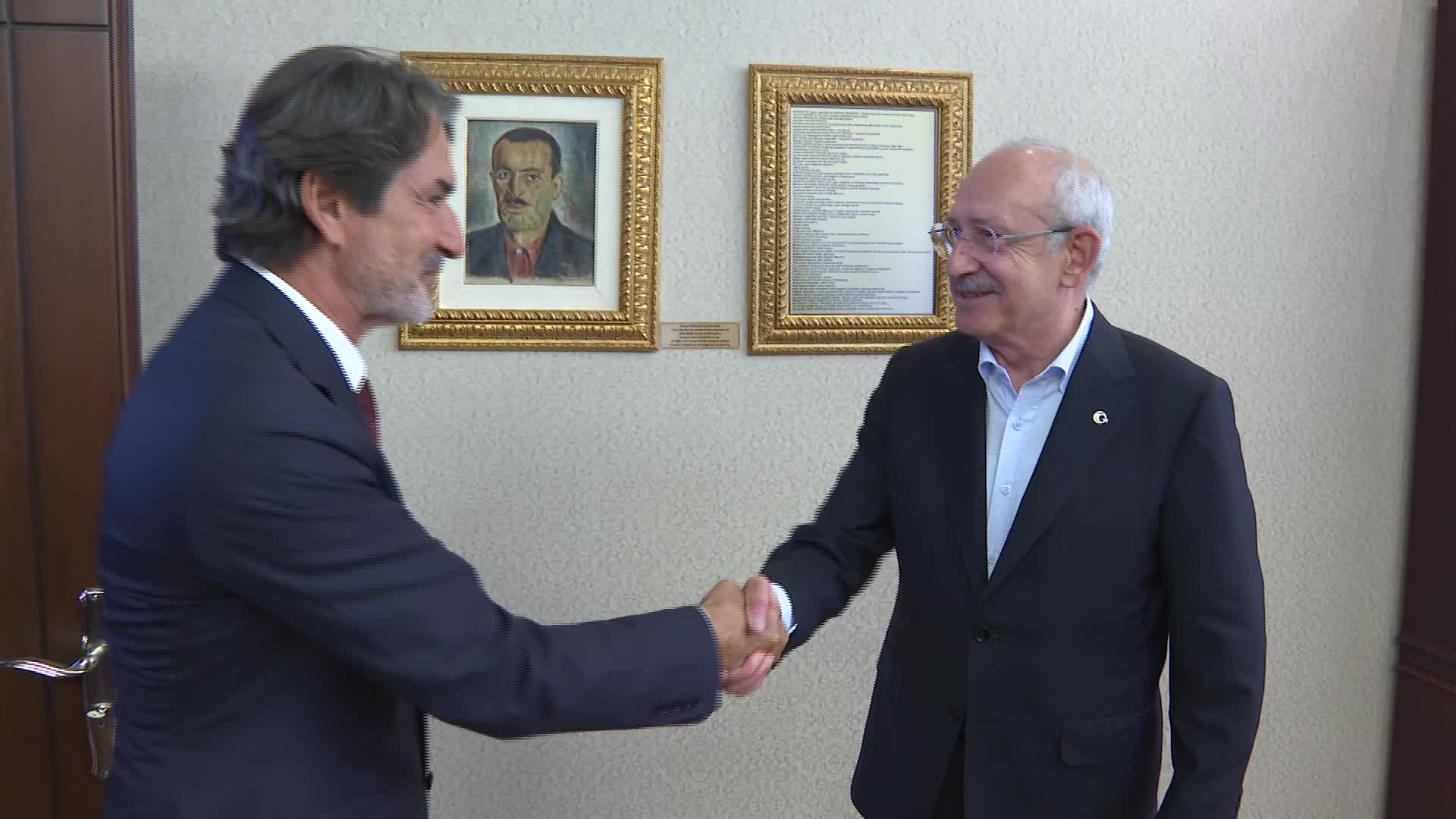 KEMAL KILIÇDAROĞLU, İZMİR SANAYİCİ VE İŞADAMLARI DERNEĞİ BAŞKANI HASAN KÜÇÜKKURT VE YÖNETİM KURULU ÜYELERİ İLE BİR ARAYA GELDİ
