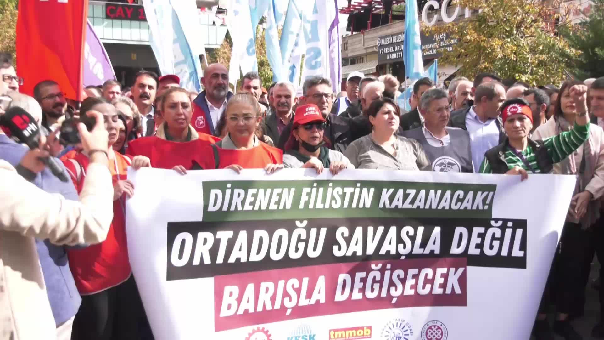 SENDİKALAR VE MESLEK ÖRGÜTLERİNDEN ANKARA'DA İSRAİL'E PROTESTO: "AMERİKAN EMPERYALİZMİ FİLİSTİN HALKININ VE TÜM BÖLGE HALKLARININ ORTAK DÜŞMANIDIR"