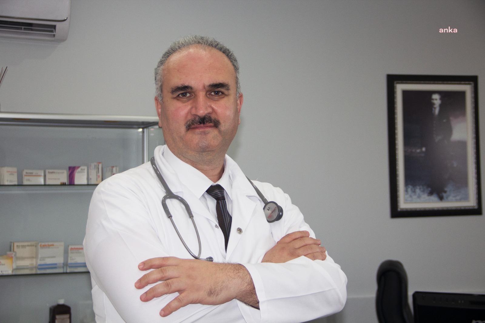 ÖDÜLLÜ DOKTOR HAKAN ÖZKUL’DAN ÇAĞRI: “TÜRK SAĞLIK SEKTÖRÜ HAREKETE GEÇMELİ” “FİLİSTİN’DEKİ TIBBİ MALZEME İHTİYACI İÇİN KAMPANYA BAŞLATILMALI”