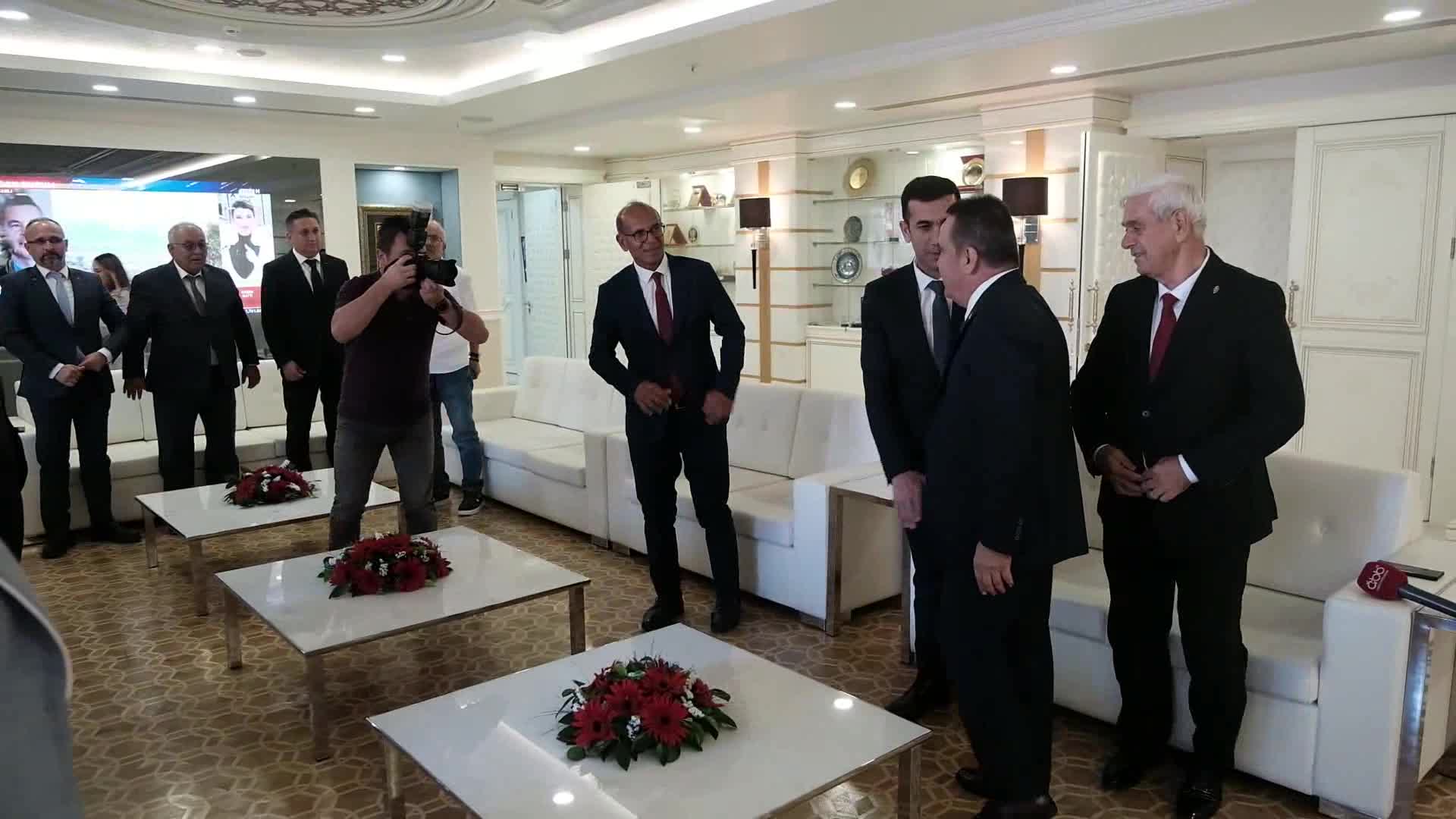 MUHİTTİN BÖCEK, MUHTARLAR GÜNÜ’NÜ KUTLADI
