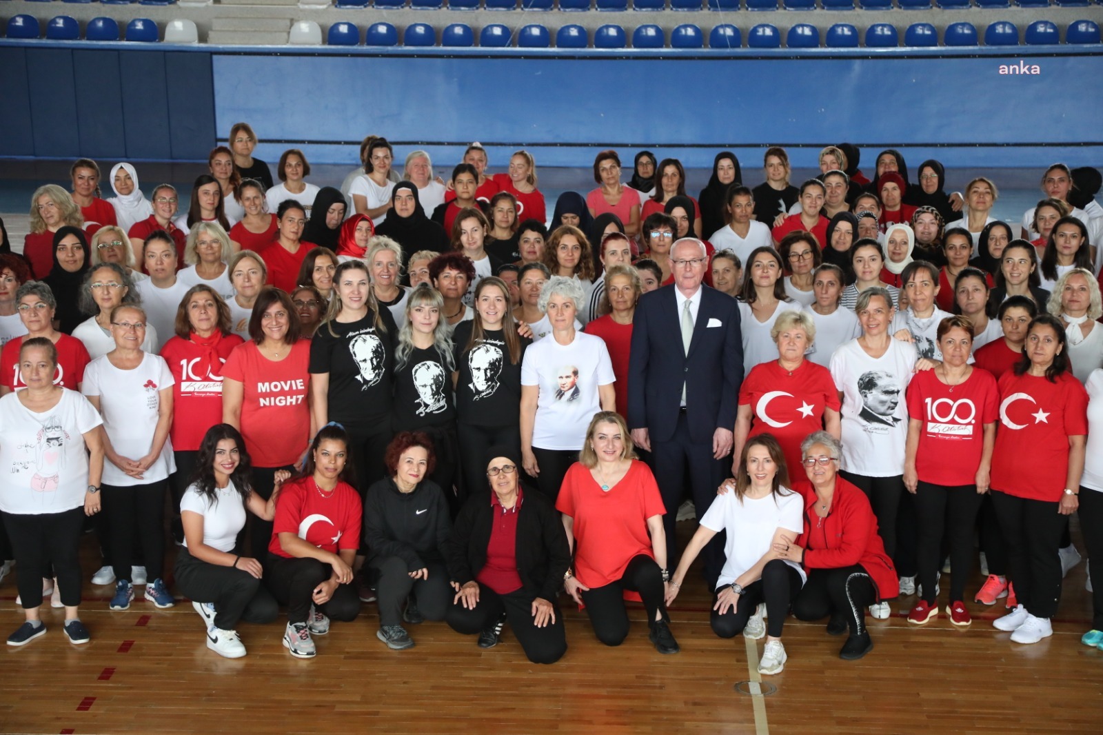 ODUNPAZARI’NIN KADINLARINDAN CUMHURİYET’İN 100’ÜNCÜ YILINA ÖZEL SPOR GÖSTERİSİ