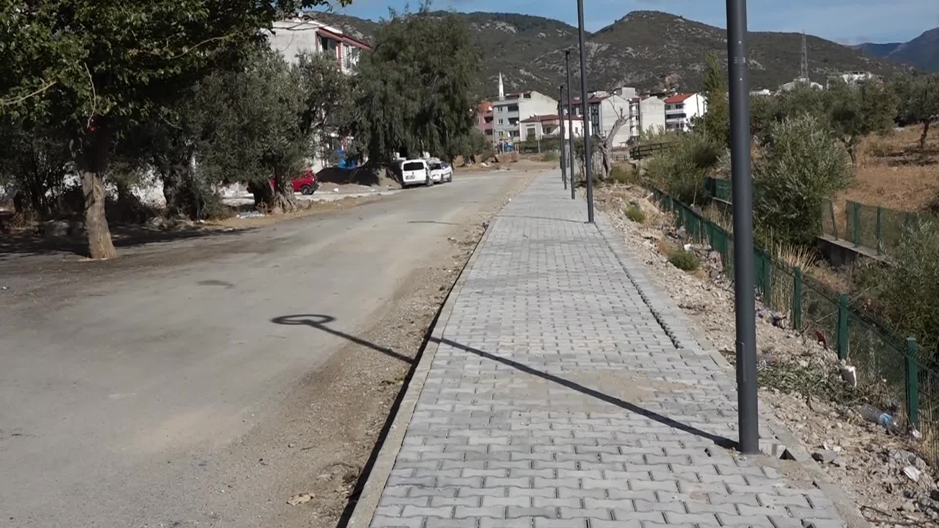 EDREMİT’TE 400 METRE YÜRÜYÜŞ YOLU YAPILDI