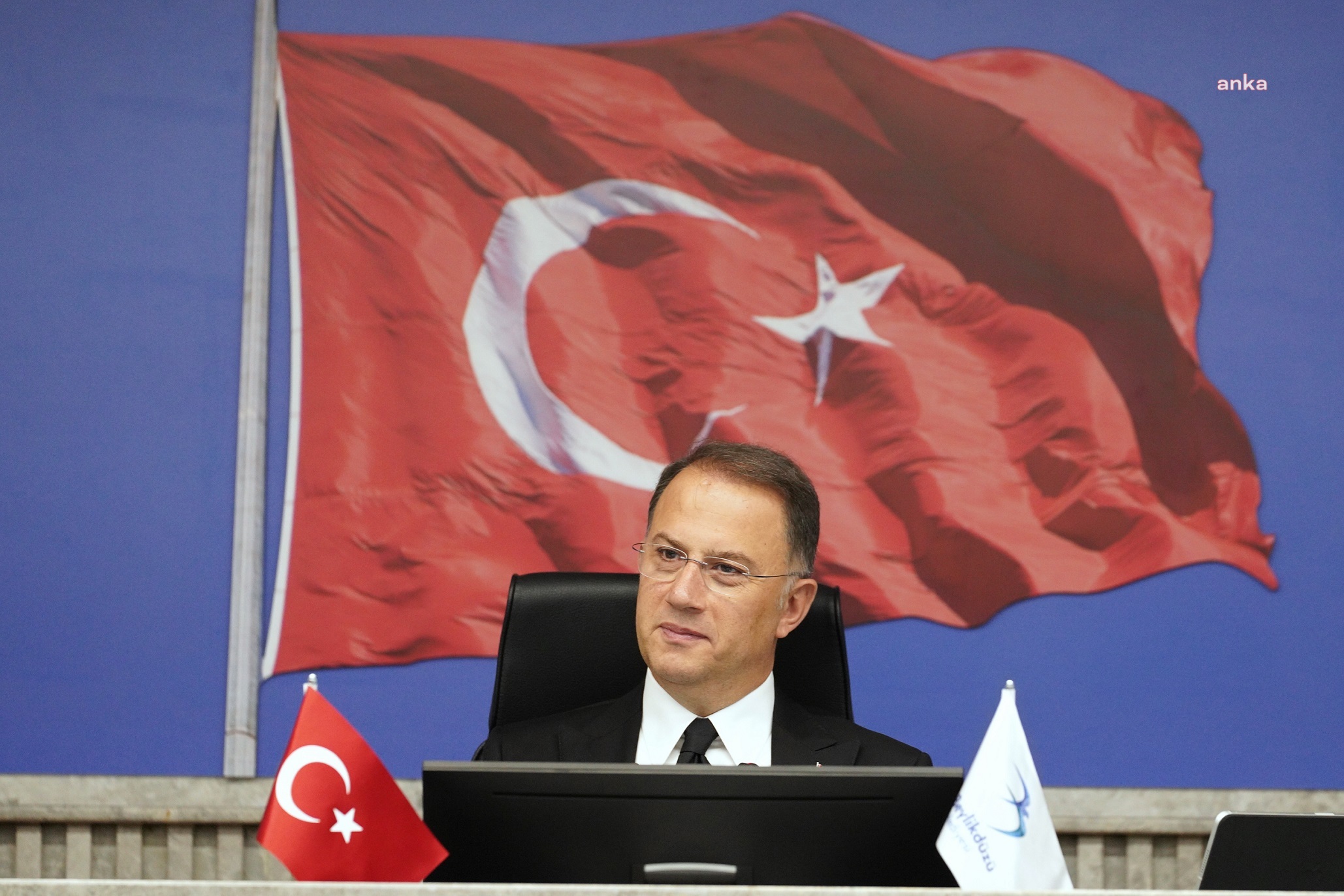 BEYLİKDÜZÜ BELEDİYE BAŞKANI ÇALIK: "ATATÜRK, TÜRKİYE’NİN ROTASINI BARIŞ OLARAK ÇİZDİ"