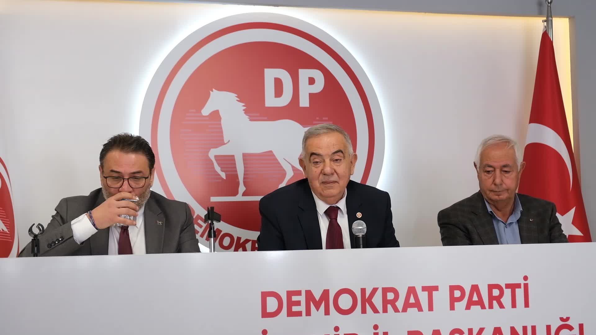 DEMOKRAT PARTİ İZMİR MİLLETVEKİLİ ALTINTAŞ: "BU İKTİDAR İCRAAT VE UYGULAMALARIYLA İNSANLARIN YAŞAMA HAKKINI ELİNDEN ALMIŞTIR"