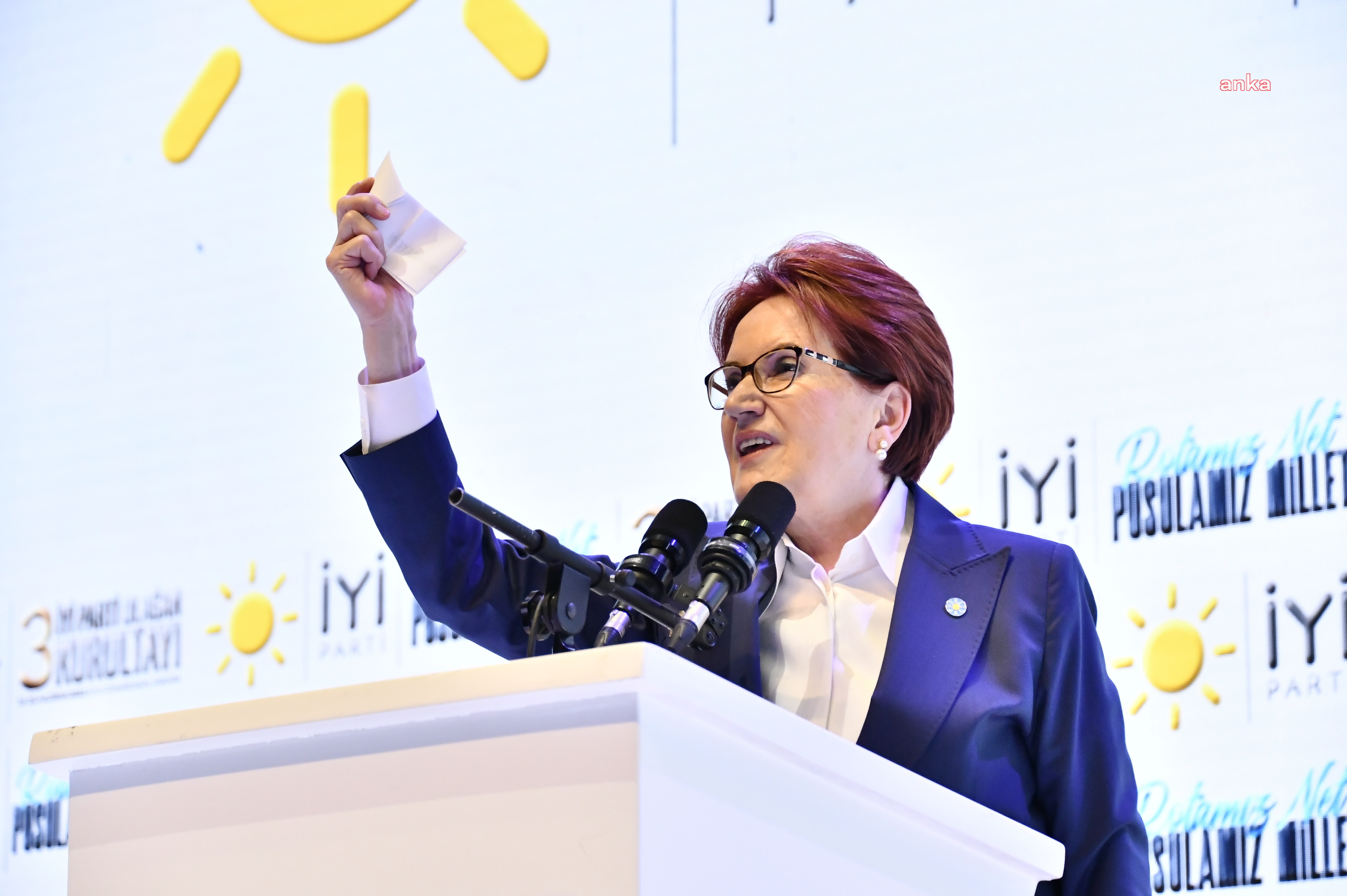 AKŞENER: “BUGÜN GAZETECİ SERKAN KAFKAS MİLLİYETÇİ PAYLAŞIMLAR YAPTIĞI GEREKÇESİYLE TUTUKLANDI. HAYIRDIR MUHTEREMLER, MİLLİYETÇİLİK NE ZAMANDAN BERİ SUÇ OLDU?"