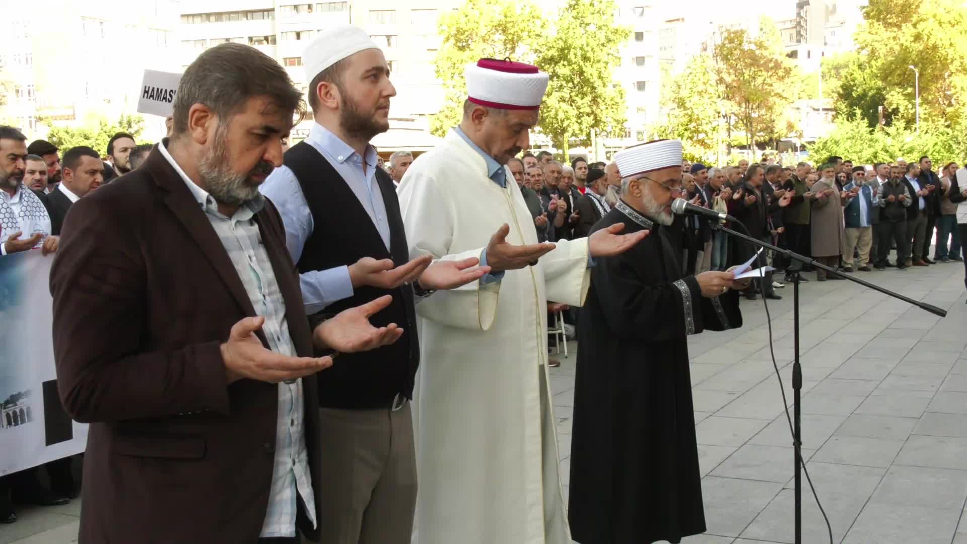 İNSANİ YARDIM VAKFI, ANKARA’DA CUMA NAMAZI ÇIKIŞI İSRAİL’İ PROTESTO ETTİ