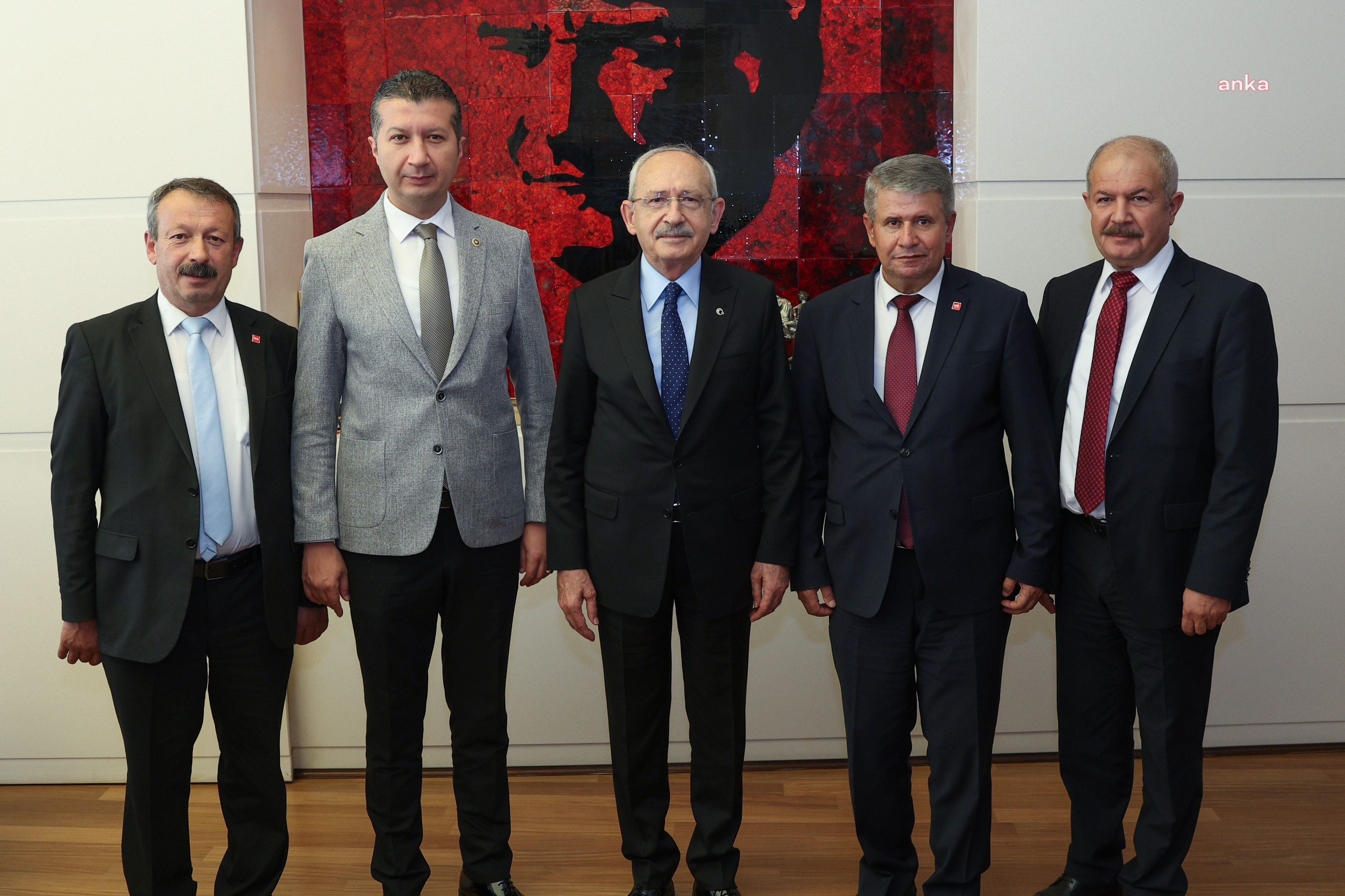 KILIÇDAROĞLU, CHP BURDUR İL BAŞKANI KOÇ VE MERKEZ İLÇE BAŞKANI DİVARCI’YI KABUL ETTİ