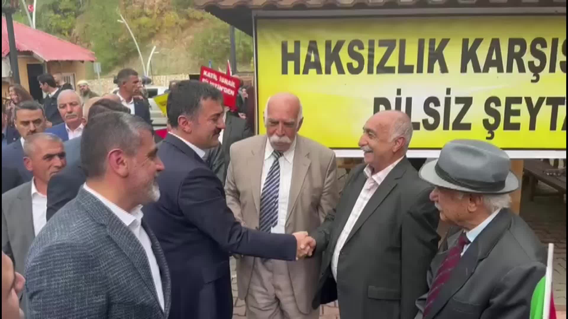 TUNCELİ’DE CEMEVİNDEN İSRAİL’E PROTESTO, FİLİSTİN’E DESTEK