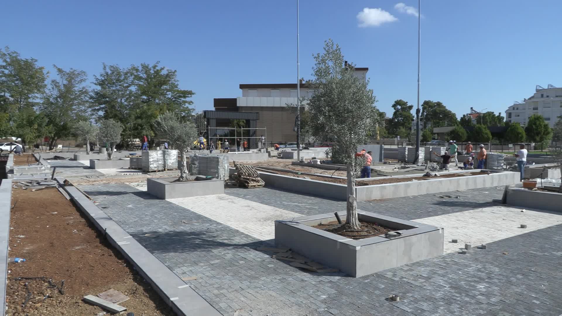 MURATPAŞA BELEDİYESİ, ŞEHİTLERİN İSİMLERİNİ YAPIMI DEVAM EDEN PARKTA YAŞATACAK