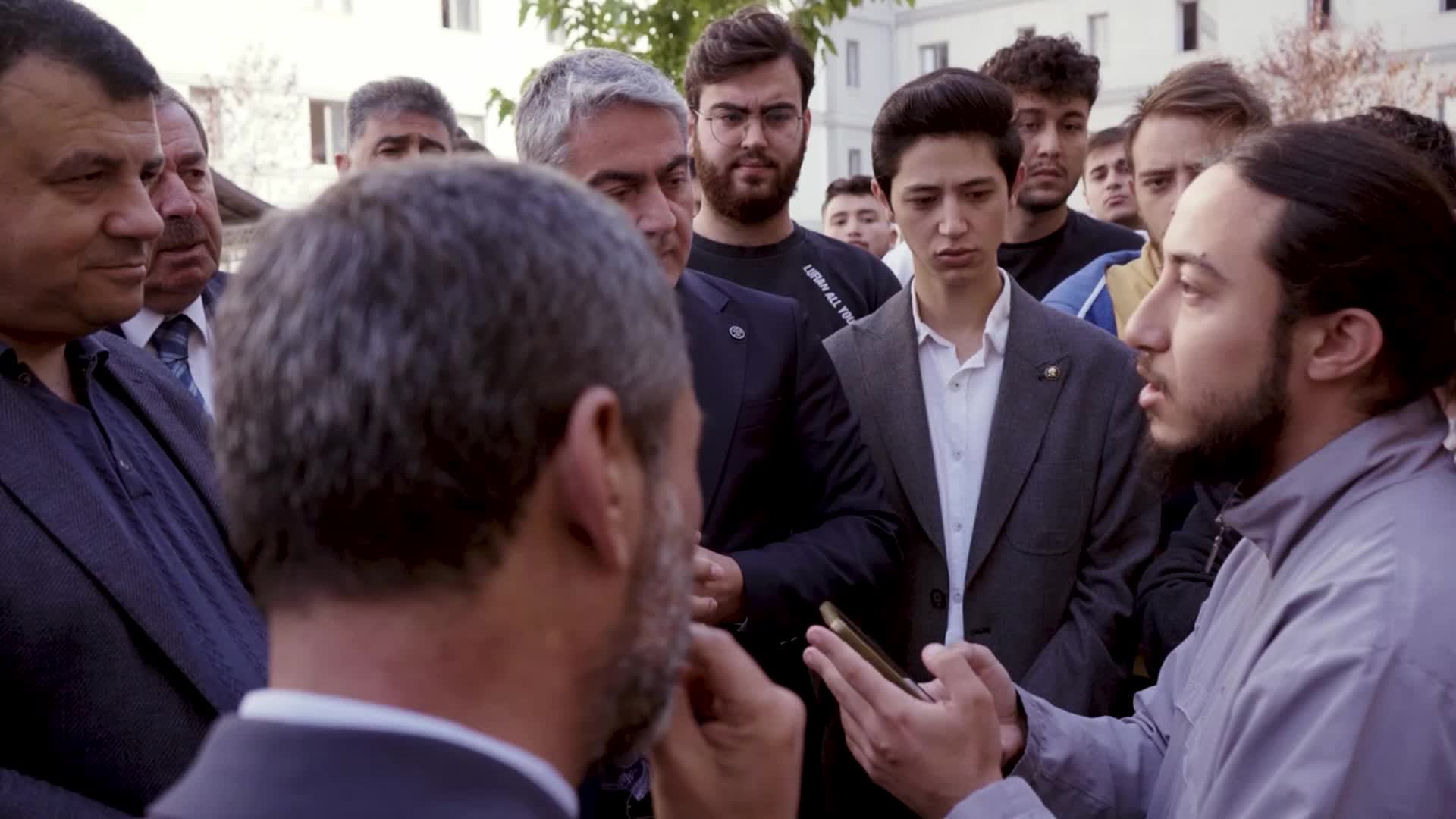 CHP BURSA MİLLETVEKİLİ HASAN ÖZTÜRK YURT ÖĞRENCİLERİNİN SORUNLARINI DİNLEDİ: “PERSONEL EKSİKLİĞİ; YEMEK, HİJYEN, ULAŞIM PROBLEMLERİ…”