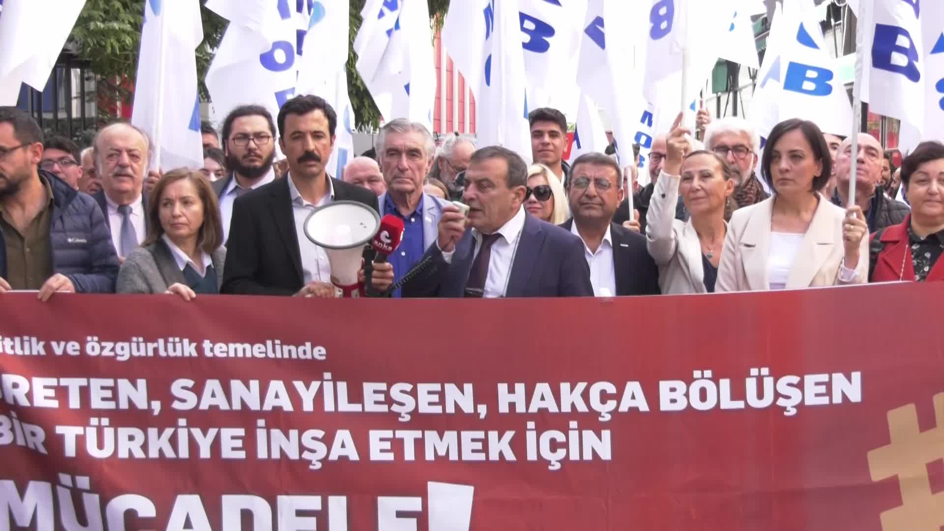 EMİN KORAMAZ: BU ÜLKENİN HARCINDA BİZ MÜHENDİS, MİMAR VE ŞEHİR PLANCILARININ ALIN TERİ VAR. KAMPANYAMIZIN İKİNCİ AYAĞINI BU NEDENLE, 'BOŞUNA OKUMADIK' ÇAĞRISIYLA YÜRÜTECEĞİZ
