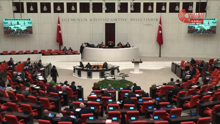 MÜZEYYEN ŞEVKİN, SAVAŞ NEDENİYLE EĞİTİMLERİNİ YARIDA BIRARAK TÜRKİYE’YE DÖNEN ÖĞRENCİLERİN EĞİTİM SORUNLARINA DİKKAT ÇEKTİ: UKRAYNA’DAN GELEN ÖĞRENCİLERE YATAY GEÇİŞ HAKKI TANINMALIDIR