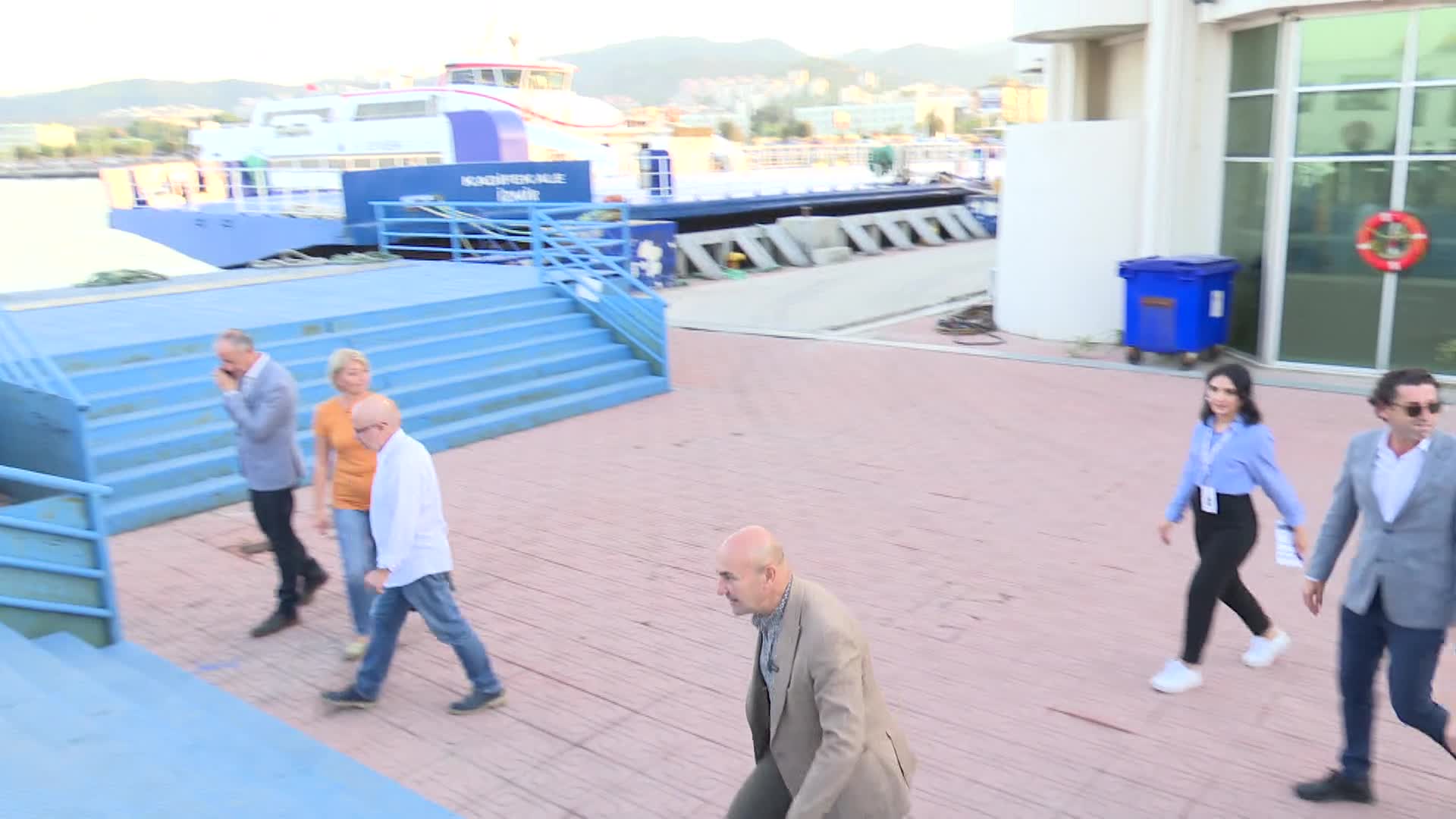 İZMİR BÜYÜKŞEHİR BELEDİYE BAŞKANI TUNÇ SOYER: “‘YURTTA SULH, CİHANDA SULH’ SÖZÜYLE DÜNYA BARIŞINI TAKİP ETMEYE DEVAM ETMELİYİZ"