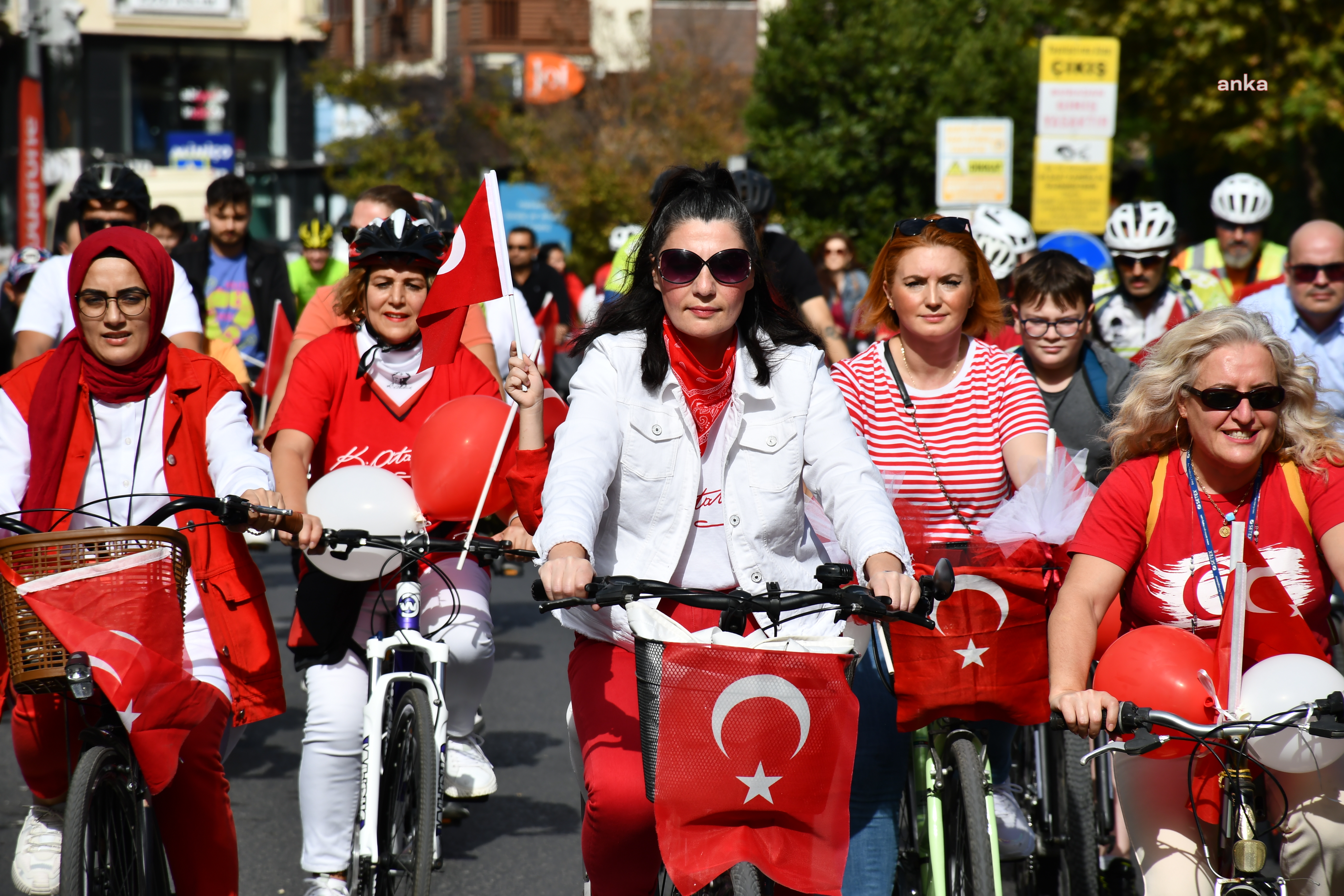 LÜLEBURGAZ'DA PEDALLAR CUMHURİYET İÇİN ÇEVRİLDİ