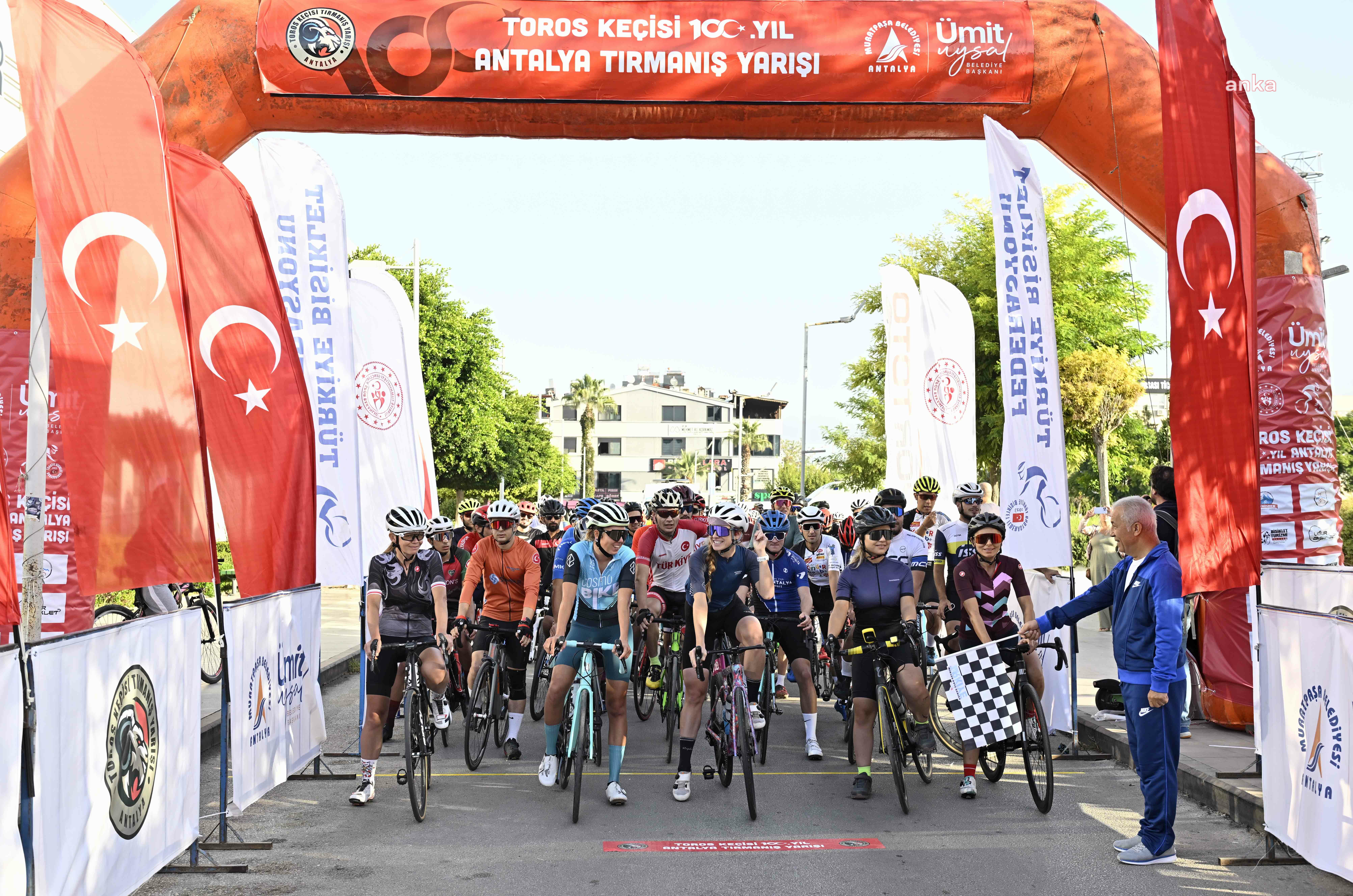 MURATPAŞA'DA ZİRVEYE PEDAL ÇEVİRDİLER