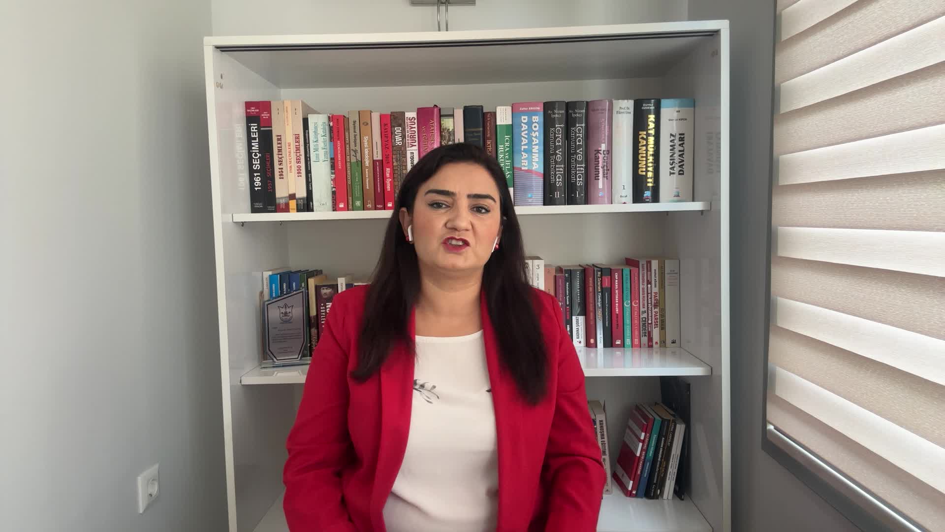 SEVDA ERDAN KILIÇ: “MUSTAFA DOĞAN İNAL, UĞUR MUMCU DAVASI’NIN KATİLLERİNİN AVUKATLIĞINI YAPMIŞ İSİMDİR. YARGIDAKİ ÇÜRÜMÜŞLÜĞÜN MİMARI OLARAK KONUŞULAN AVUKAT, ÇIRAKLIĞINI GAZETECİNİN KATİLLERİNİ SAVUNARAK YAPMIŞTIR”