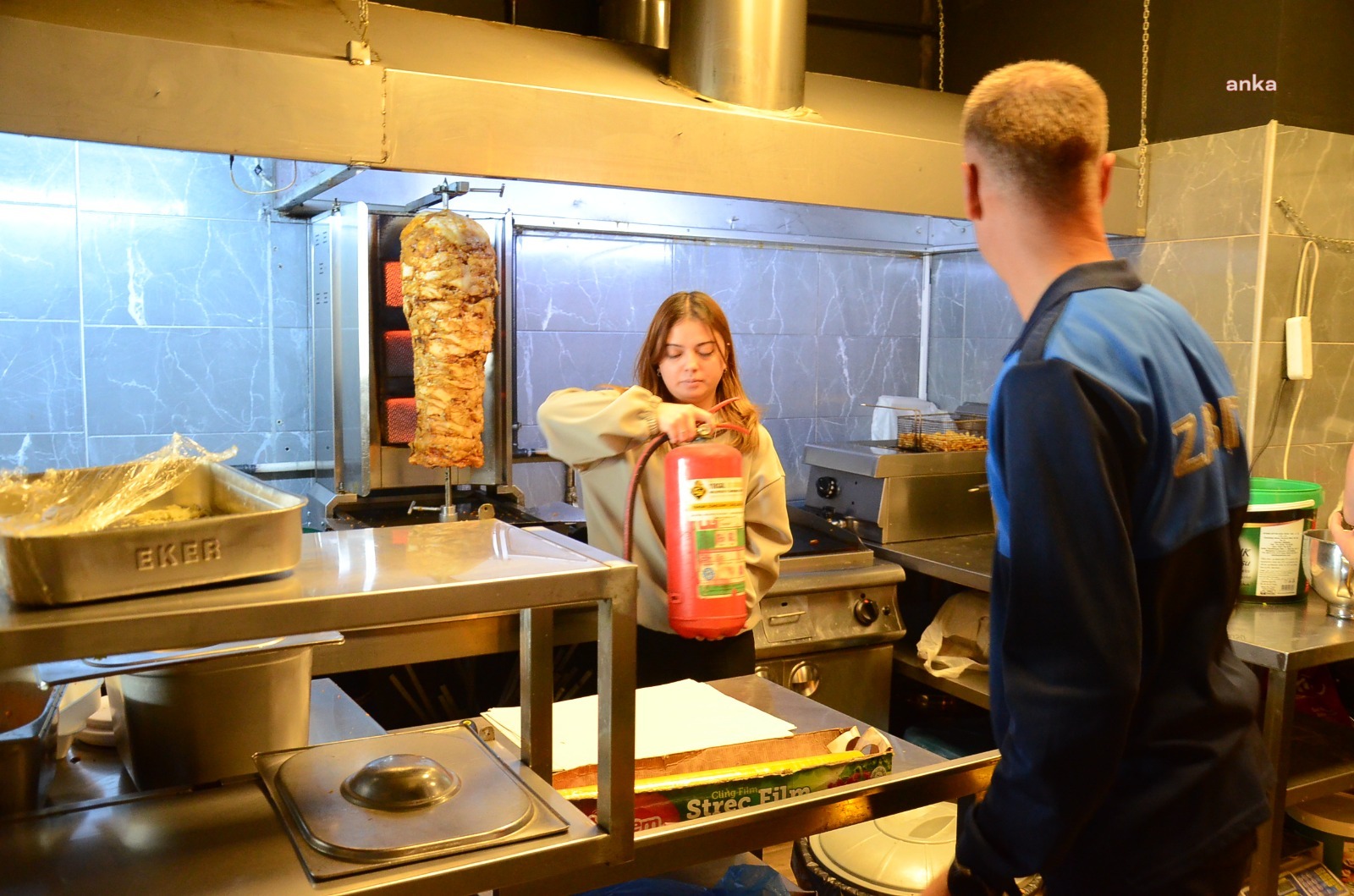 BOZÜYÜK’TE FAST FOOD SATIŞI YAPAN İŞLETMELERE SIKI DENETİM