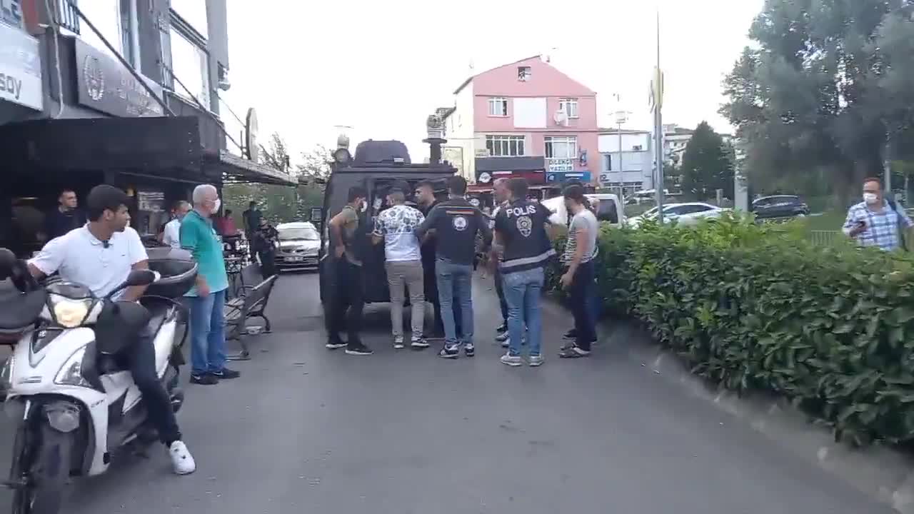 ÇAĞLAYAN ADLİYESİ'NDE SİLAHLI ÇATIŞMA