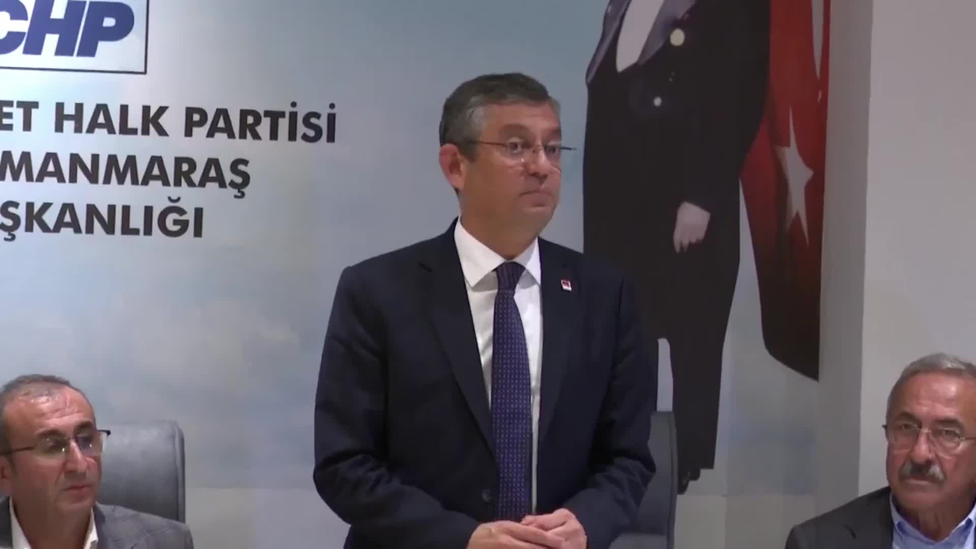ÖZGÜR ÖZEL KAHRAMANMARAŞ'TA: "KONGRE SALONUNA 46 İL BAŞKANI İLE GİRERİM, 81 İL BAŞKANIYLA ÇIKARIM"