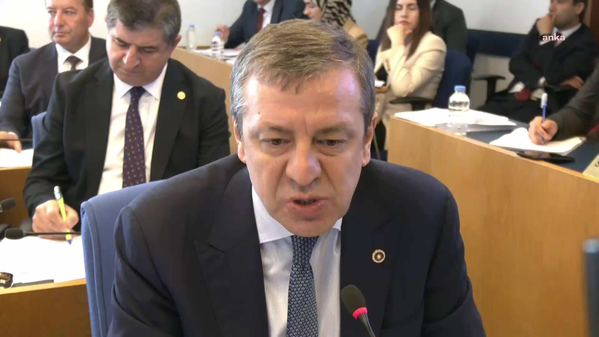 RAHMİ AŞKIN TÜRELİ: “BU PLANDA İSTİHDAM PİYASASI, ÇALIŞMA HAYATINI DÜZELTMEYE İLİŞKİN, GELİR DAĞILIMIN DÜZELTİLMESİNE İLİŞKİN BİR TEDBİR GÖRMEDİM. YOK SAYILMIŞ”