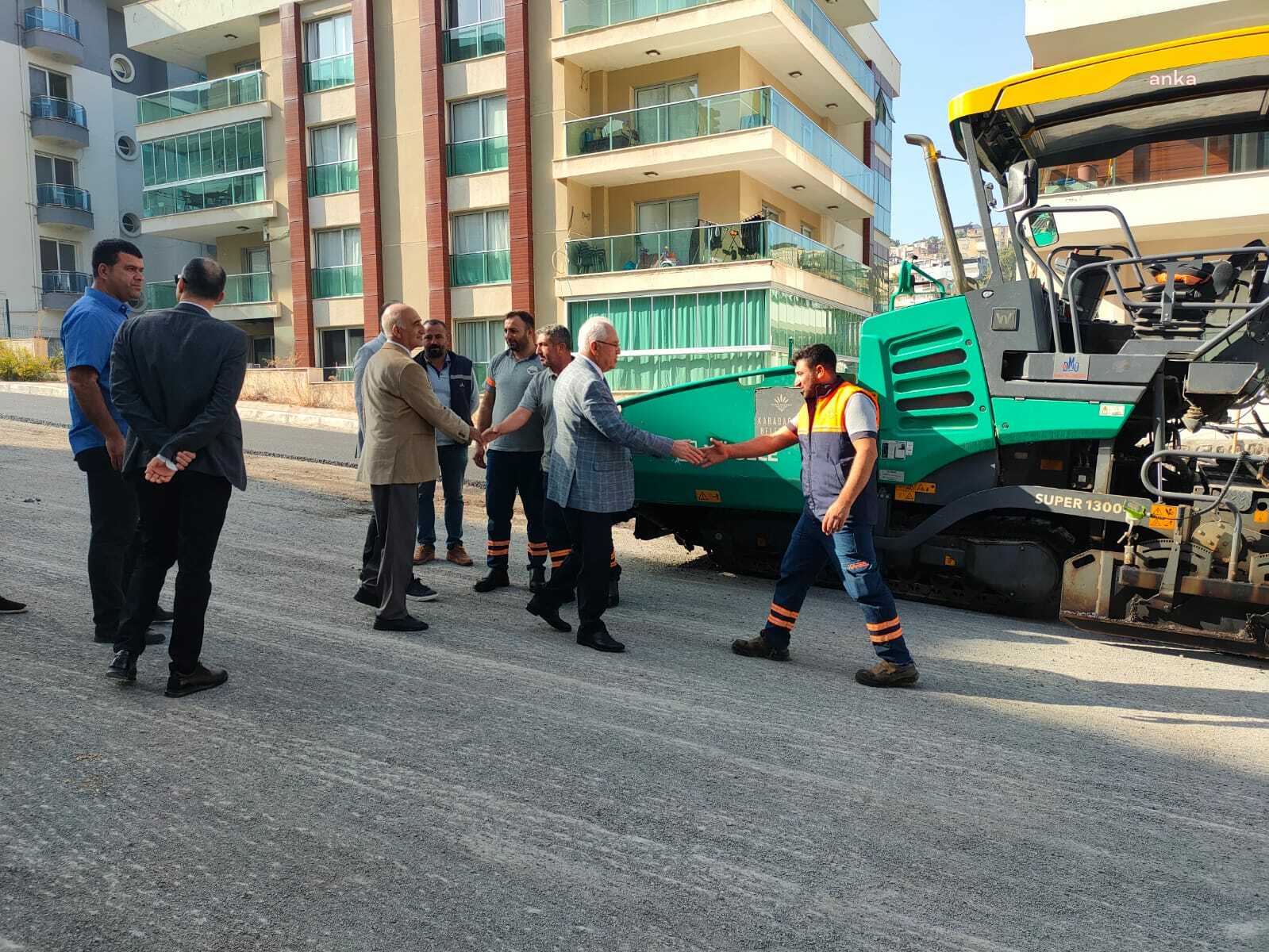 KARABAĞLAR BELEDİYESİ ASFALT ÇALIŞMALARINA DEVAM EDİYOR