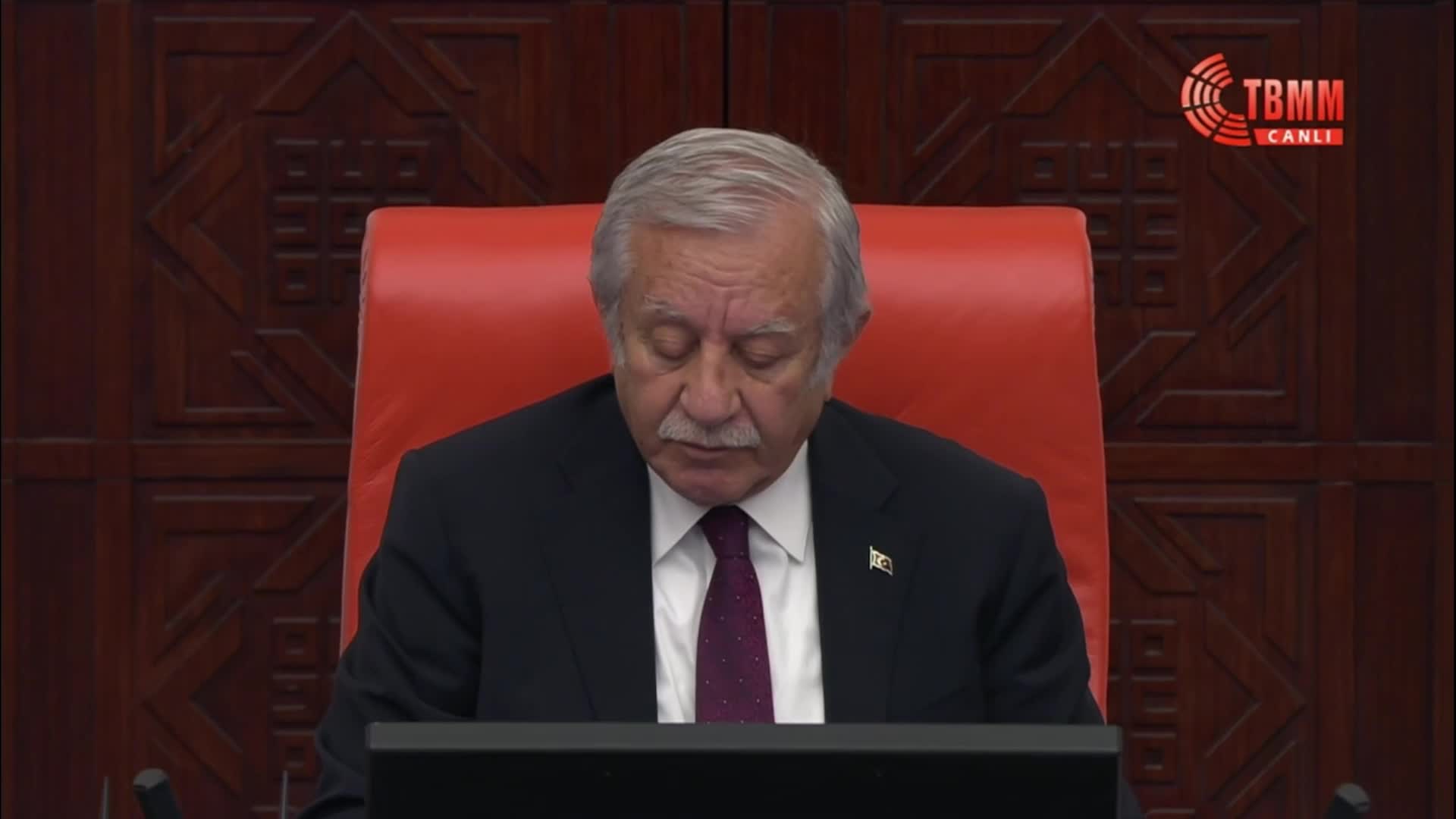 MÜZEYYEN ŞEVKİN: “88 MİLYAR DEPREM VERGİSİ TOPLANDI. NEDEN BUNLARI ÖNLEM ALMAK İÇİN KULLANMIYORUZ?”