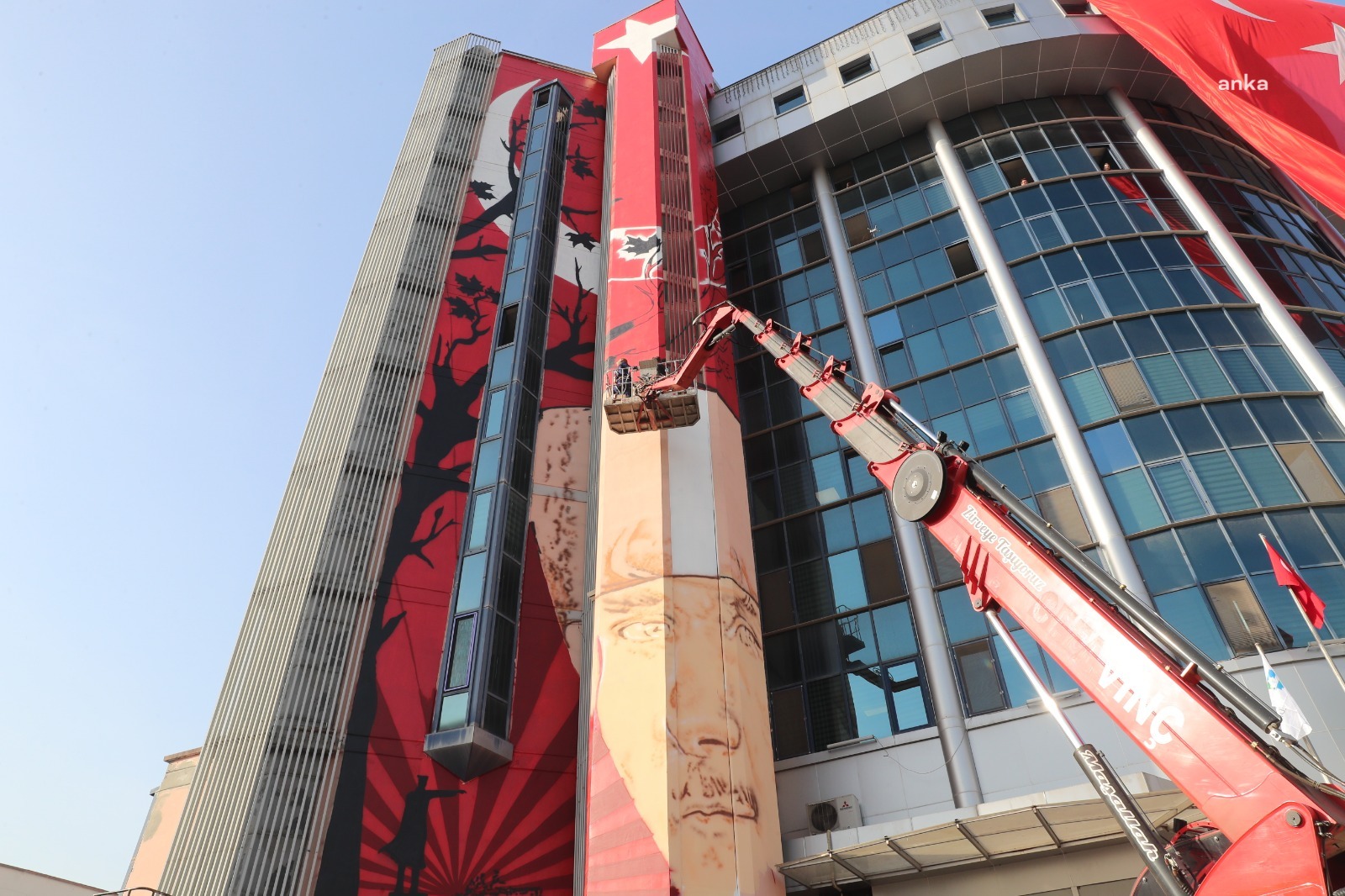 CUMHURİYET'İN 100. YILINDA ATATÜRK VE İZMİT TARİHİ... BELSA PLAZA DUVARLARINDAN TARİHE IŞIK TUTACAK