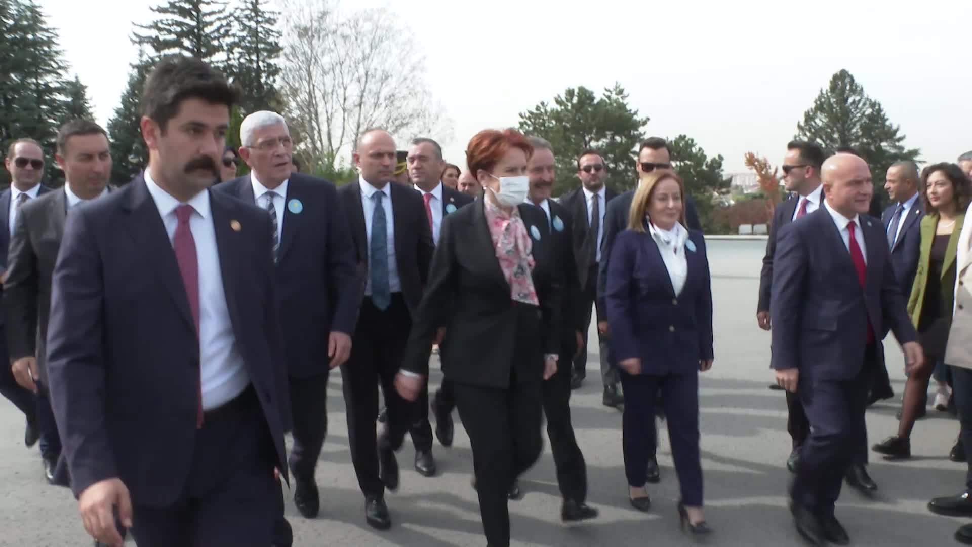 AKŞENER, İYİ PARTİ'NİN 6. KURULUŞ YIL DÖNÜMÜ DOLAYISIYLA ANITKABİR’İ ZİYARET ETTİ