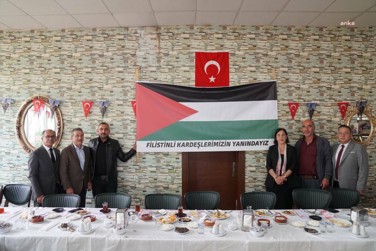 BAŞKAN ATAÇ SİVRİHİSAR’DA MUHTARLARLA BULUŞTU