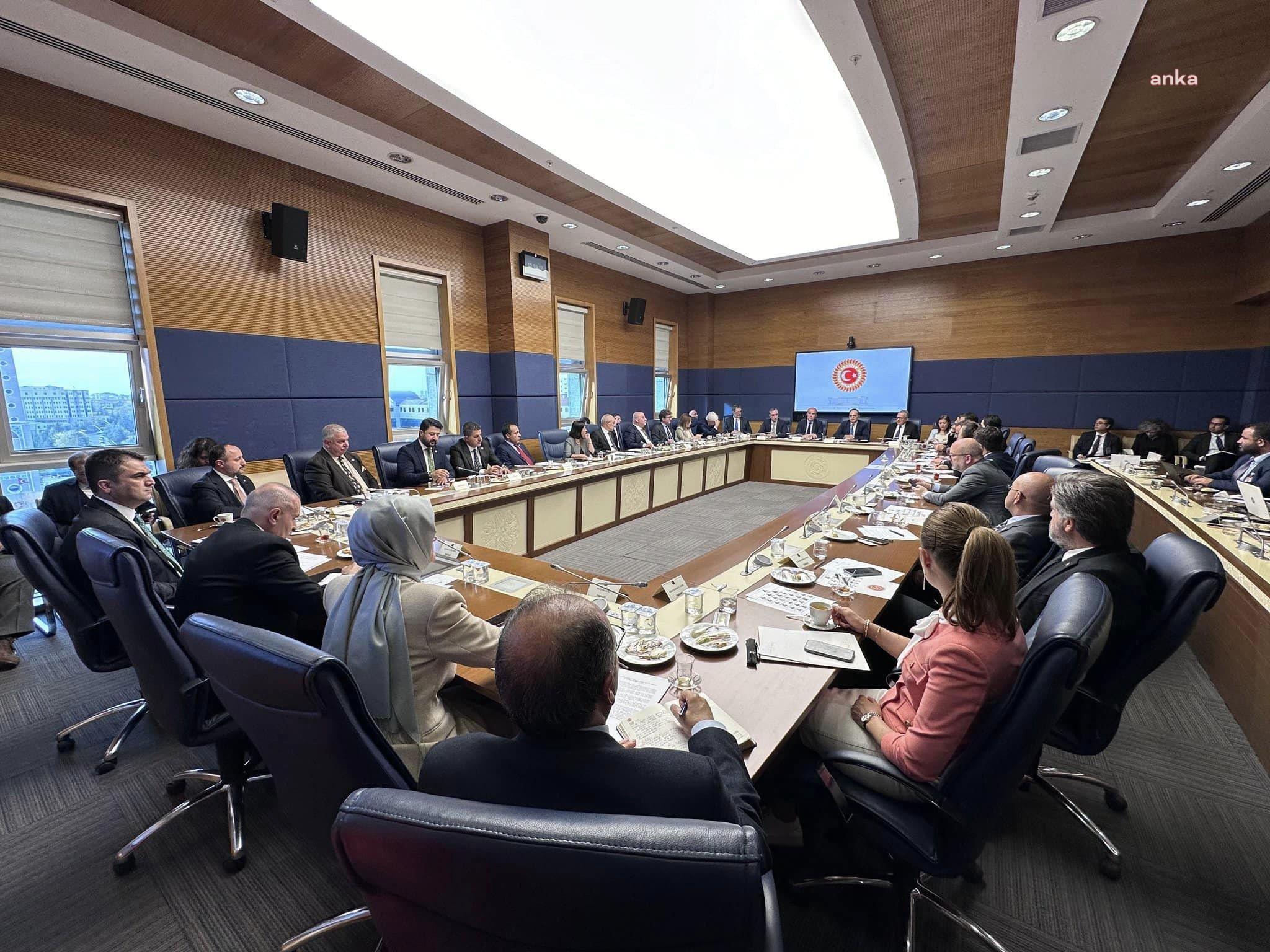 DIŞİŞLERİ BAKAN YARDIMCISI BOZAY: “ŞU ANDA AVRUPA BİRLİĞİ’YLE ÜZERİNDE ÇALIŞMAMIZ GEREKEN HUSUSLAR GÜMRÜK BİRLİĞİ’NİN MODERNİZASYONU VE VİZE SERBESTİSİ ÜZERİNDE YOĞUNLAŞIYOR”