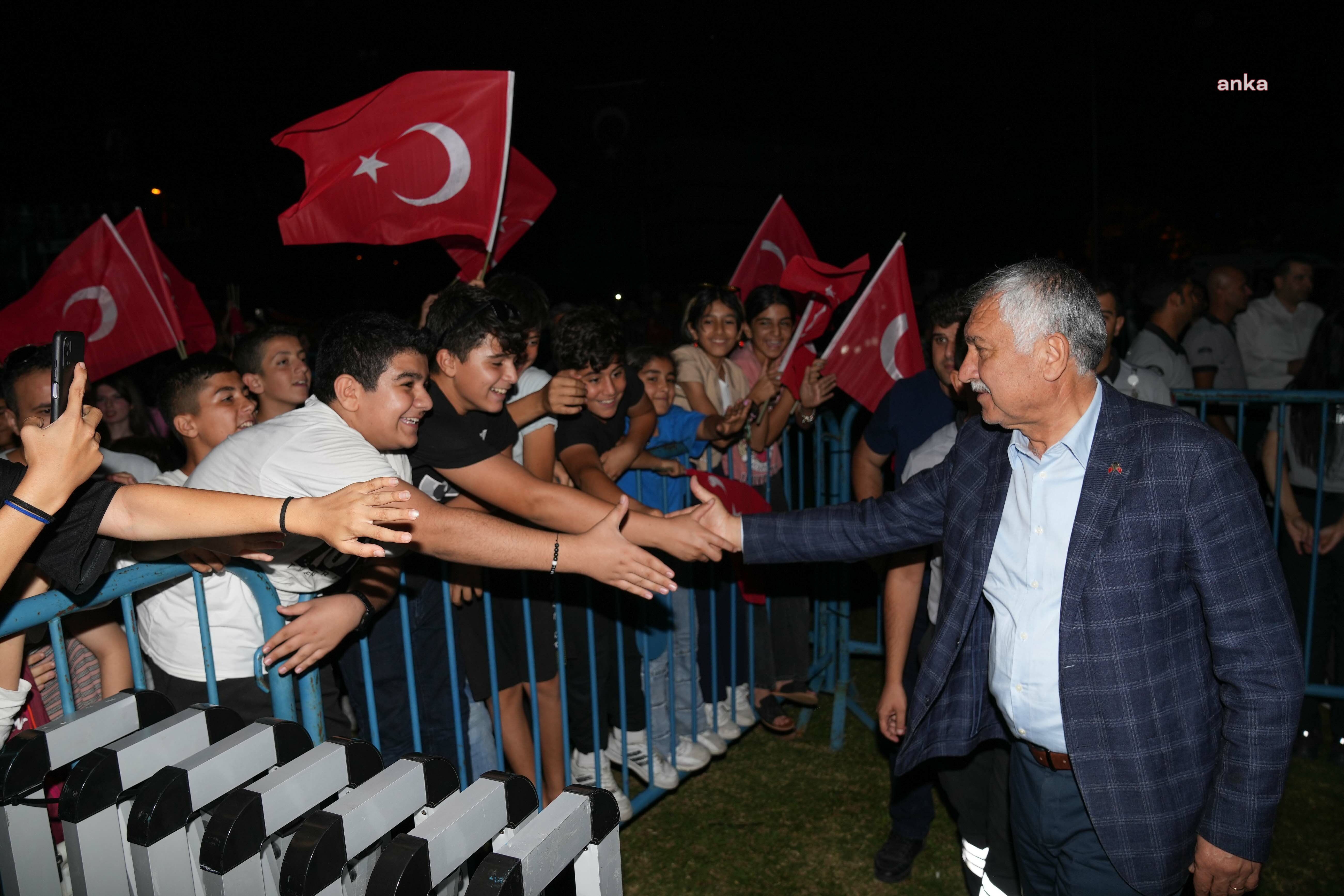 ADANALILAR, PİNHANİ KONSERİYLE CUMHURİYET'İ KUTLADI