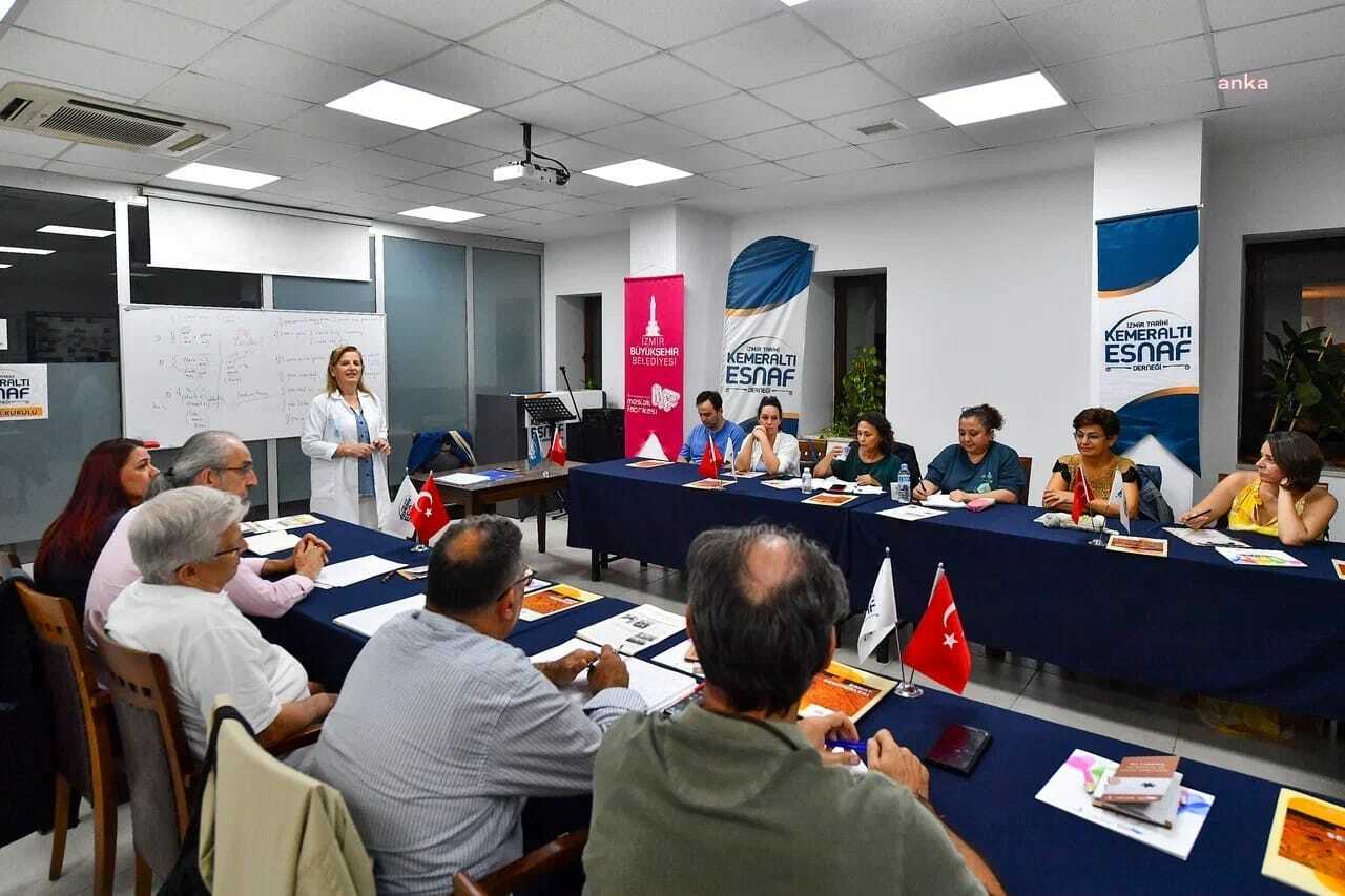 KEMERALTI ESNAFINA MESLEKİ İNGİLİZCE KURSU DEVAM EDİYOR