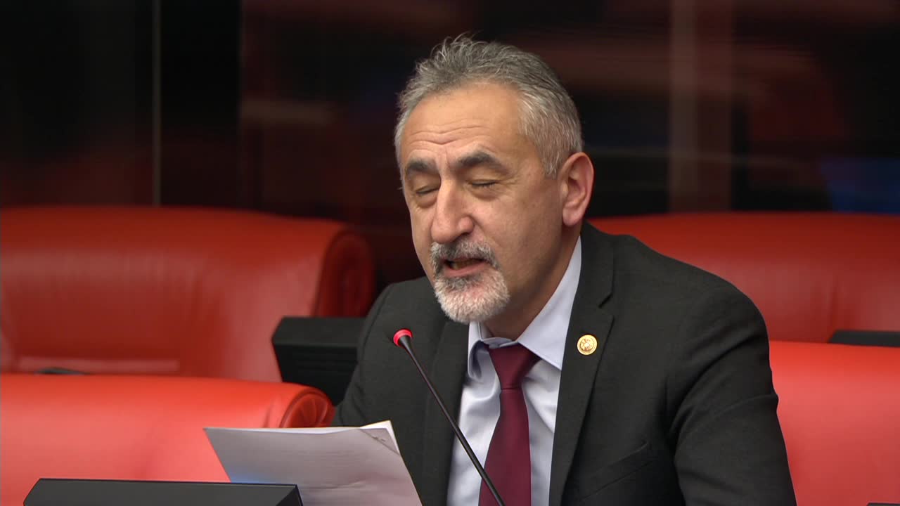 MUSTAFA ADIGÜZEL'DEN BAKAN KOCA'NIN KIZAMIK VAKALARIYLA İLGİLİ SORU ÖNERGESİNE VERDİĞİ YANITA TEPKİ: "BU ÇATIYA SAYGISIZLIK YAPMAYA HİÇ KİMSENİN HAKKI YOK"