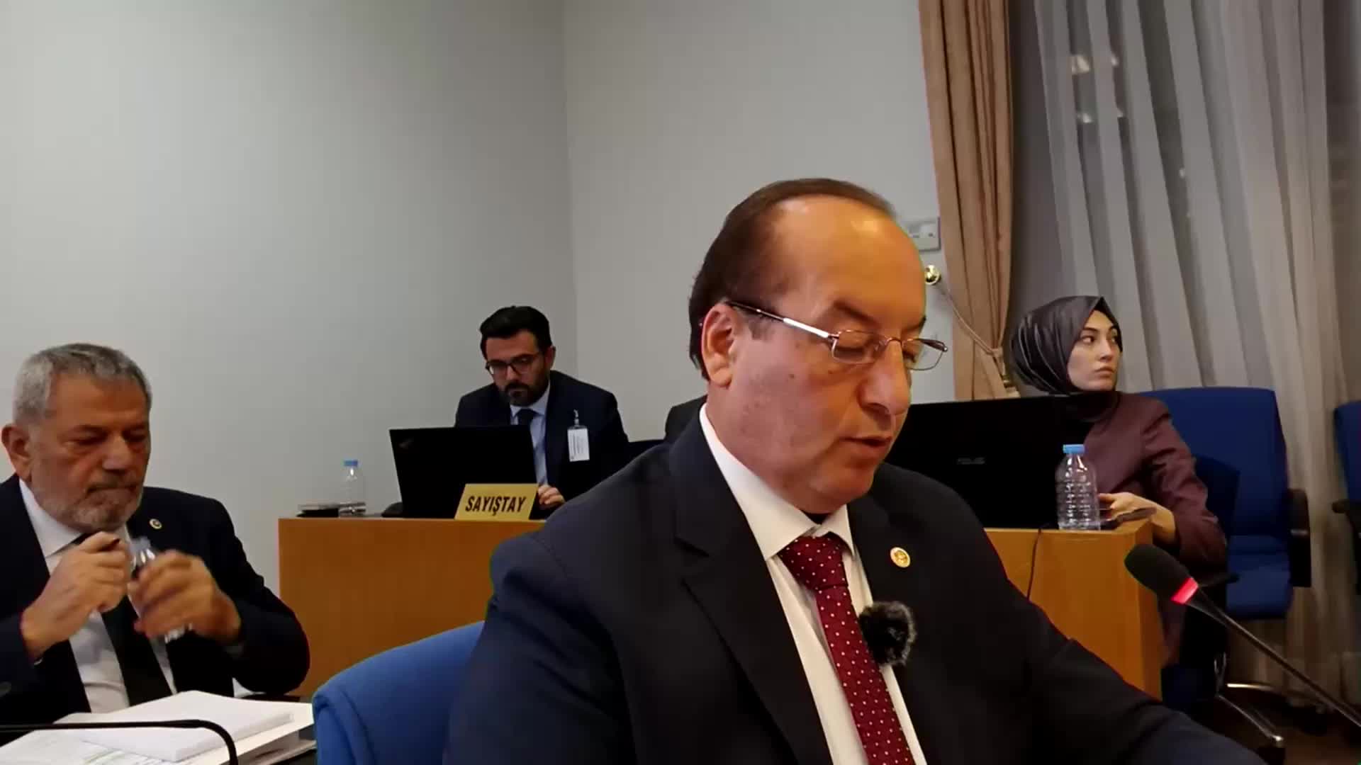 CEVDET AKAY: "60 YAŞIN ÜSTÜNDEKİ BİR EMEKLİ AĞABEYİMİZ, AYLIĞI YETMEDİĞİ İÇİN İKİNCİ BİR İŞTE AĞIR SANAYİDE ÇALIŞIYOR"